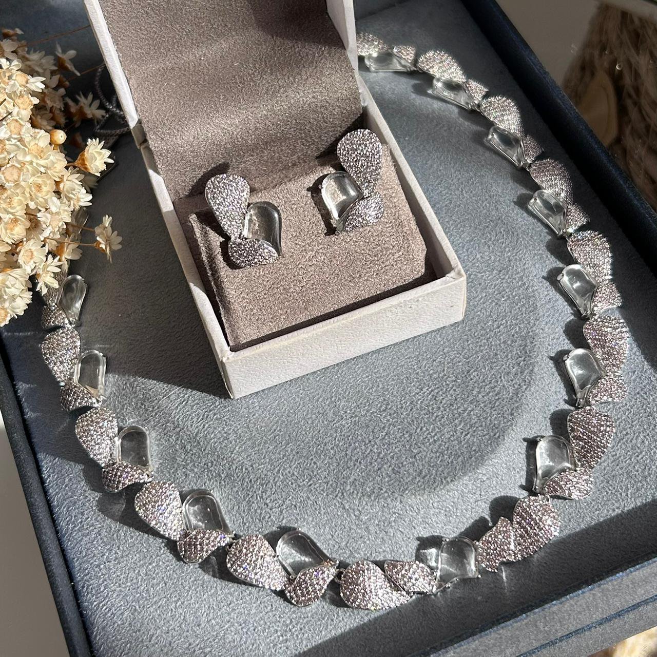 Conjunto Brinco E Colar Folhas