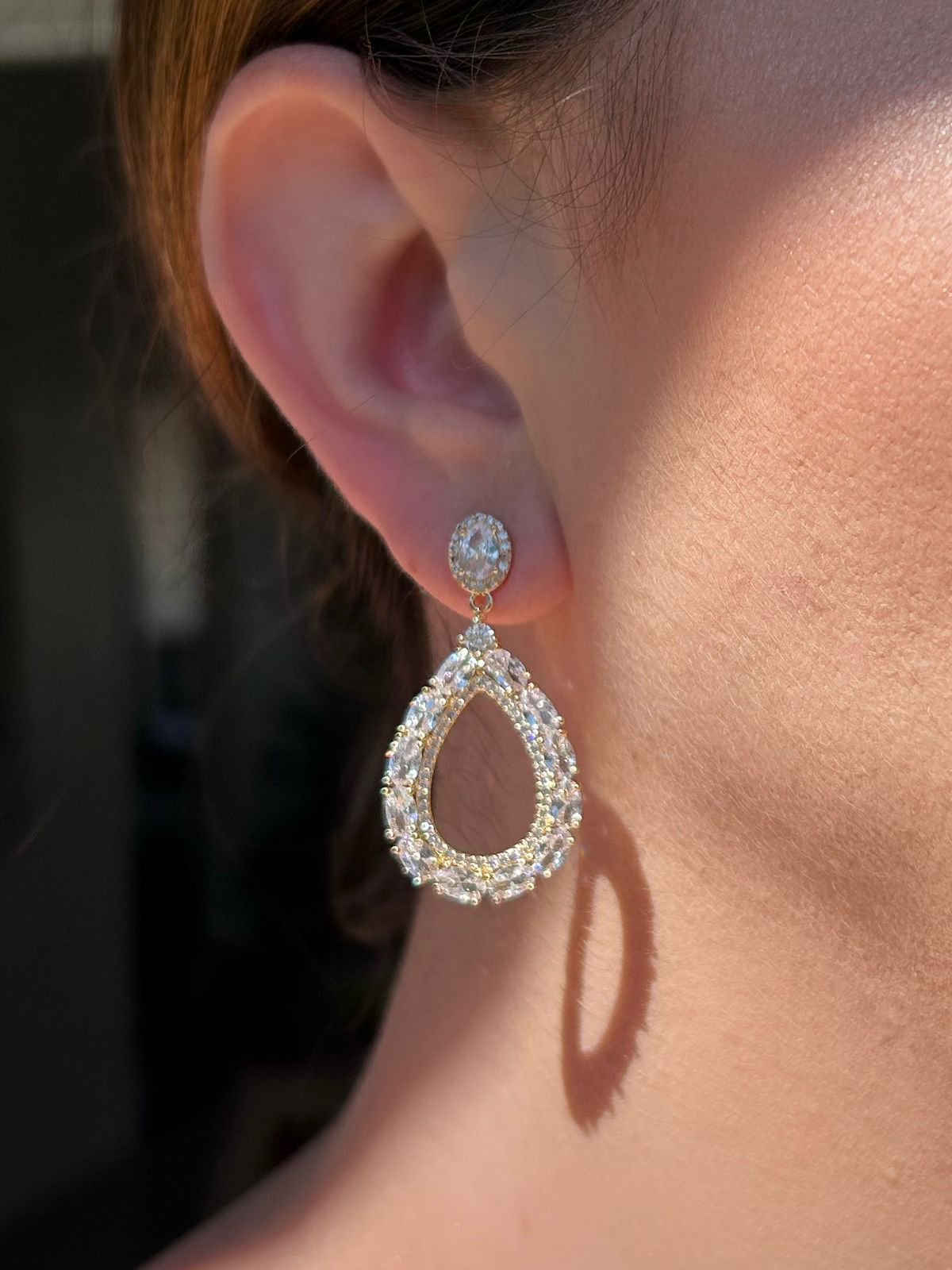 Brinco Gota Vazada Dourado