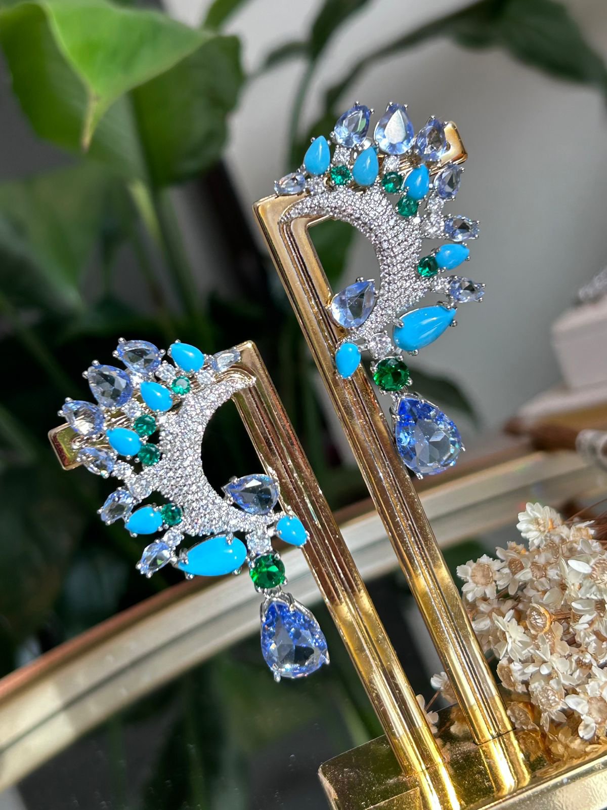 Brinco Meia Lua Turquesa e Tanzanita