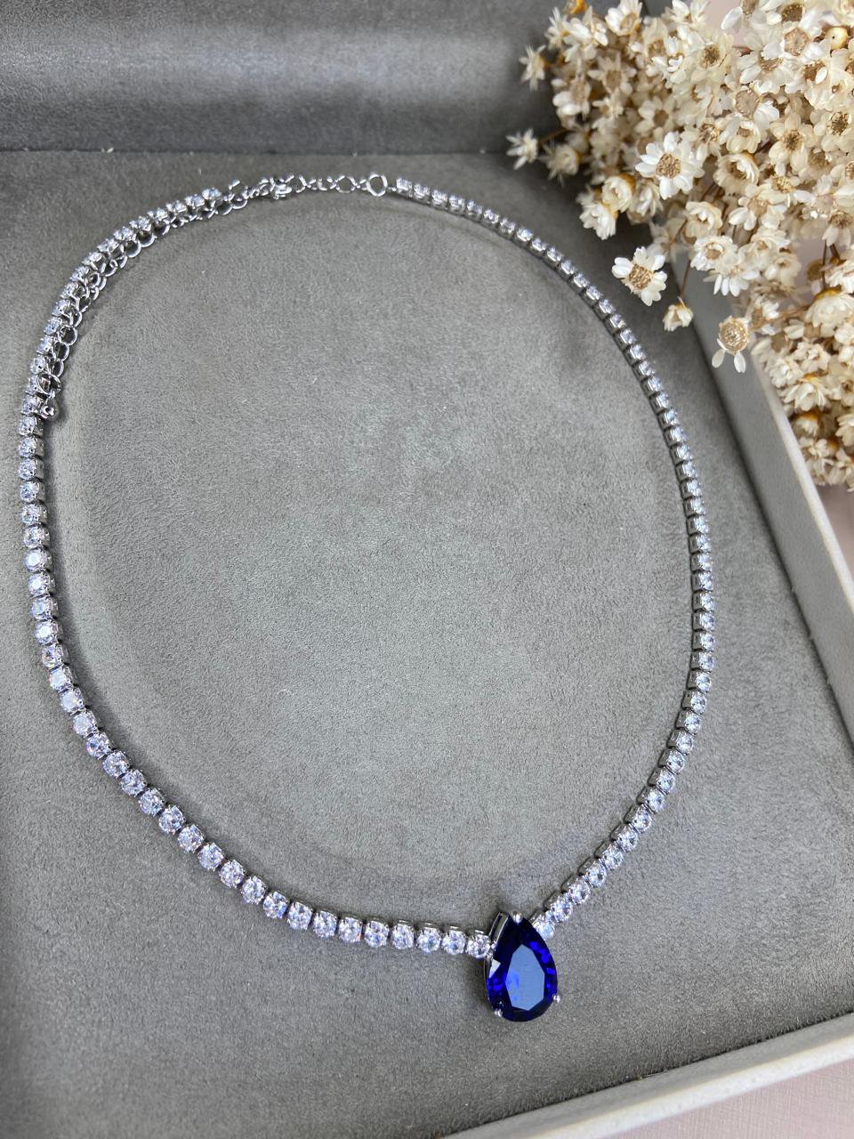Colar Riviera Gota Safira Azul Ródio Branco