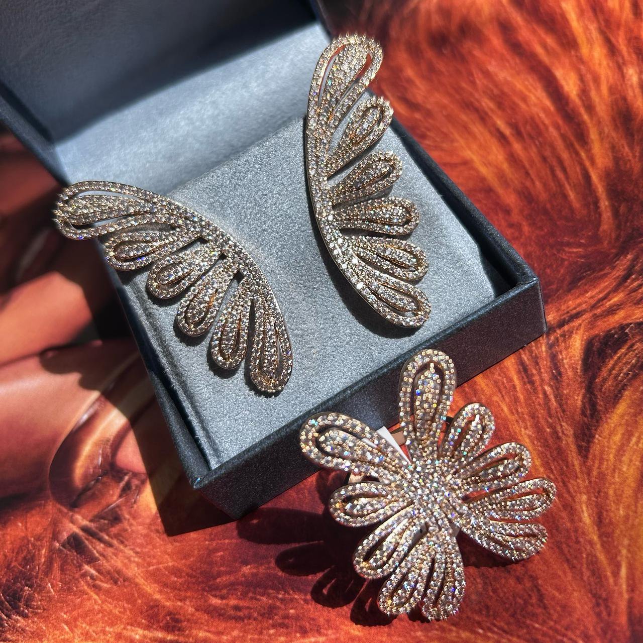 Conjunto Brinco e Anel Asas Dourado