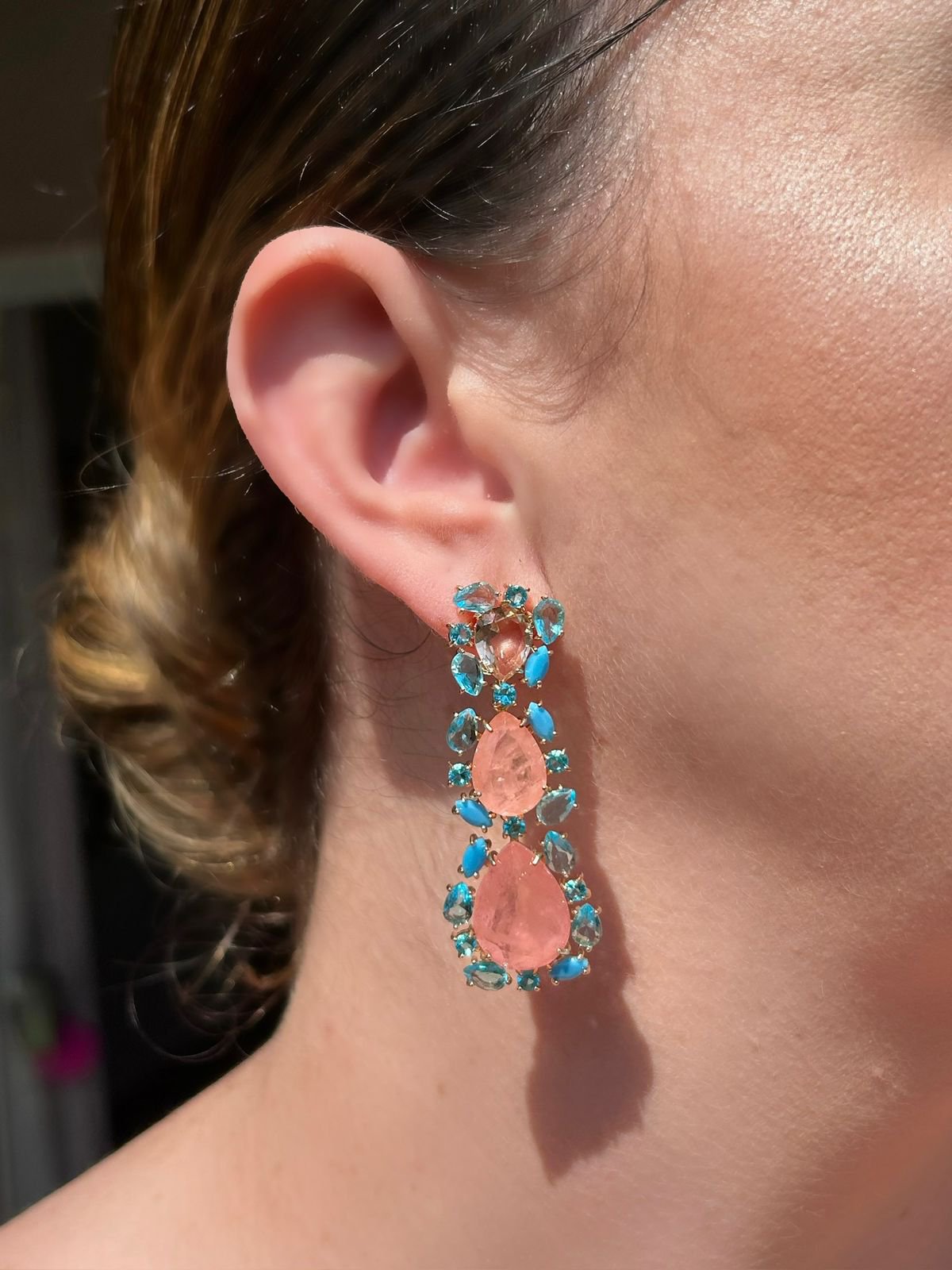 Brinco Coral Claro e Turquesa