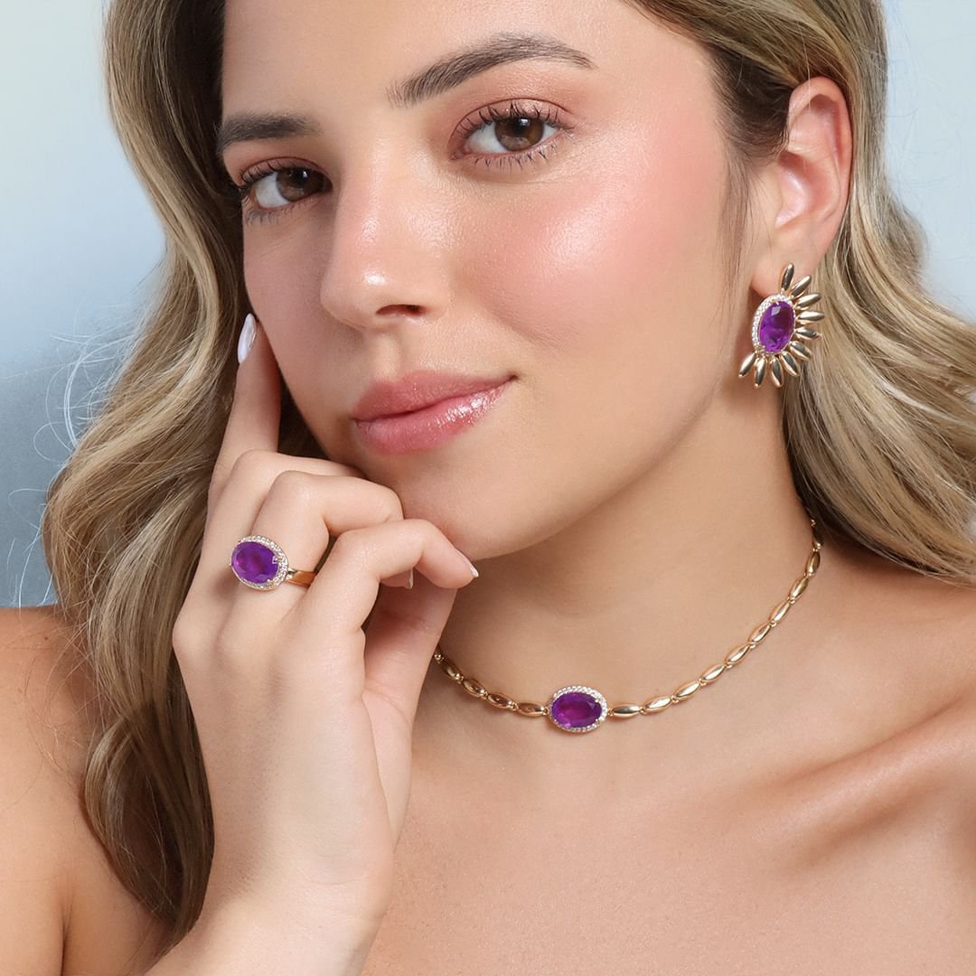 Conjunto Brinco e Colar Detalhado Ultra Violeta