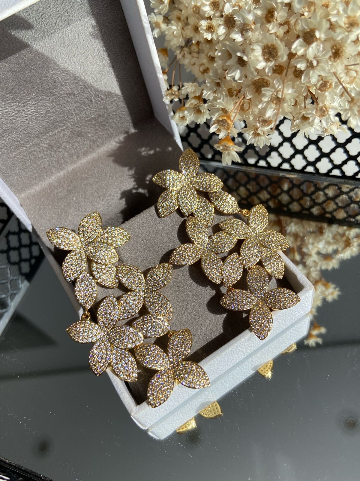 Brinco Flores Dourado