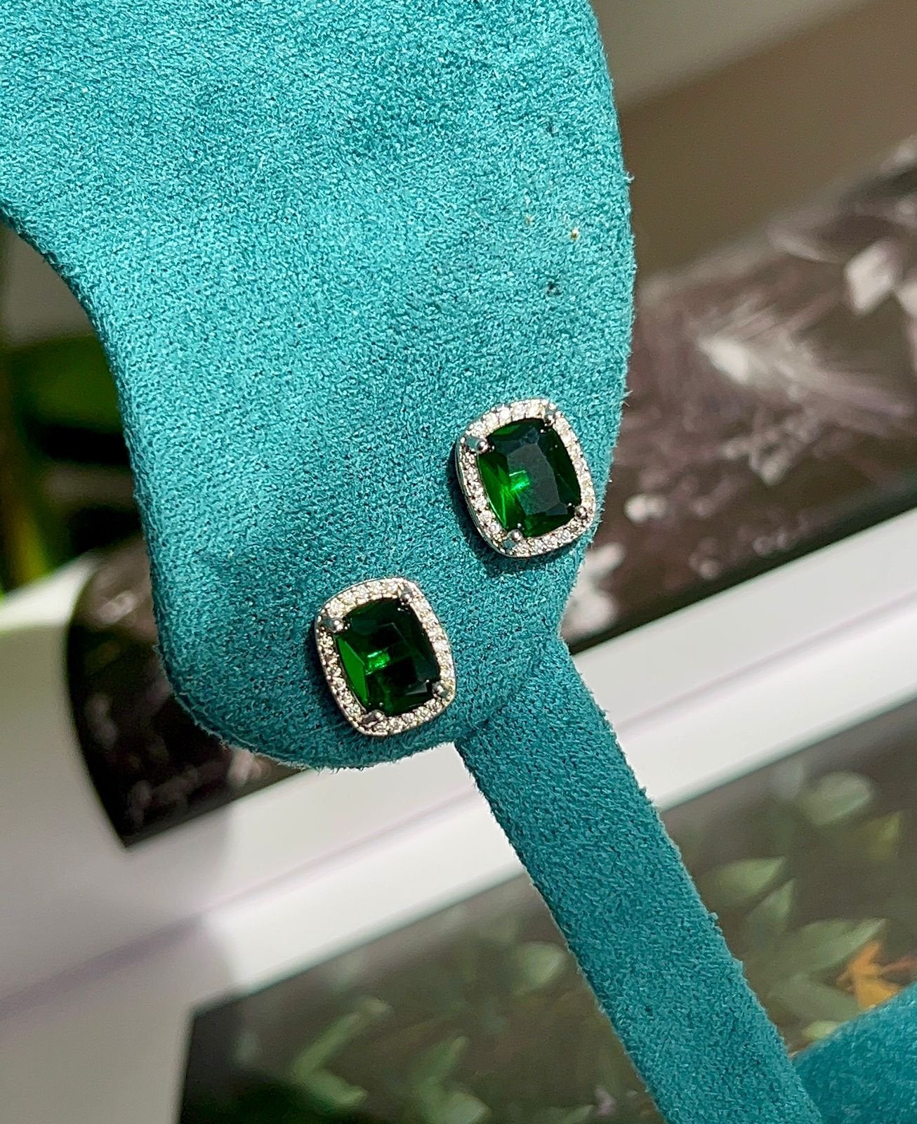 Brinco Retângular Verde Esmeralda Prateado