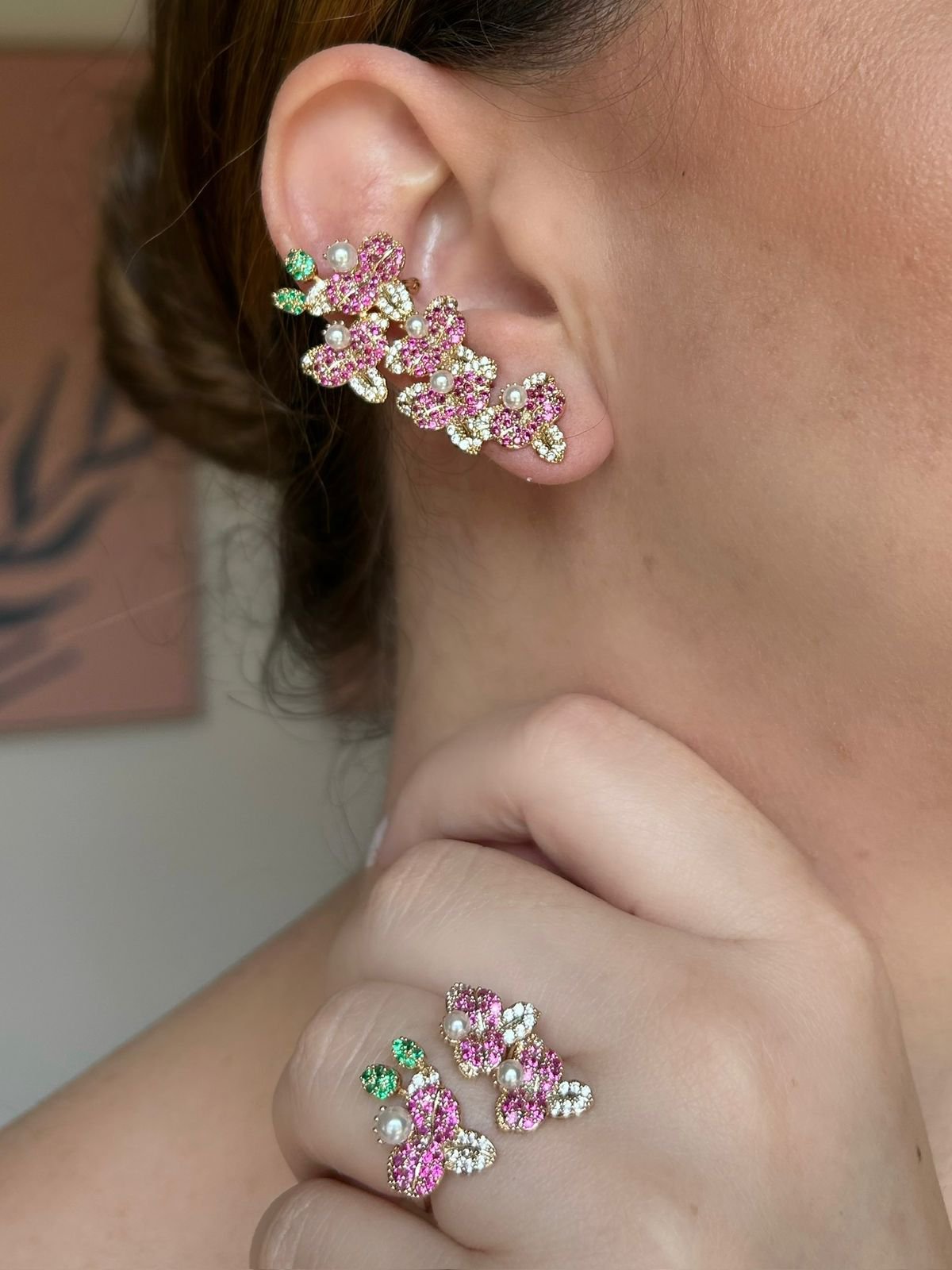 Conjunto Brinco EarCuff e Anel Mini Orquídeas Safira Rosa e Pérolas