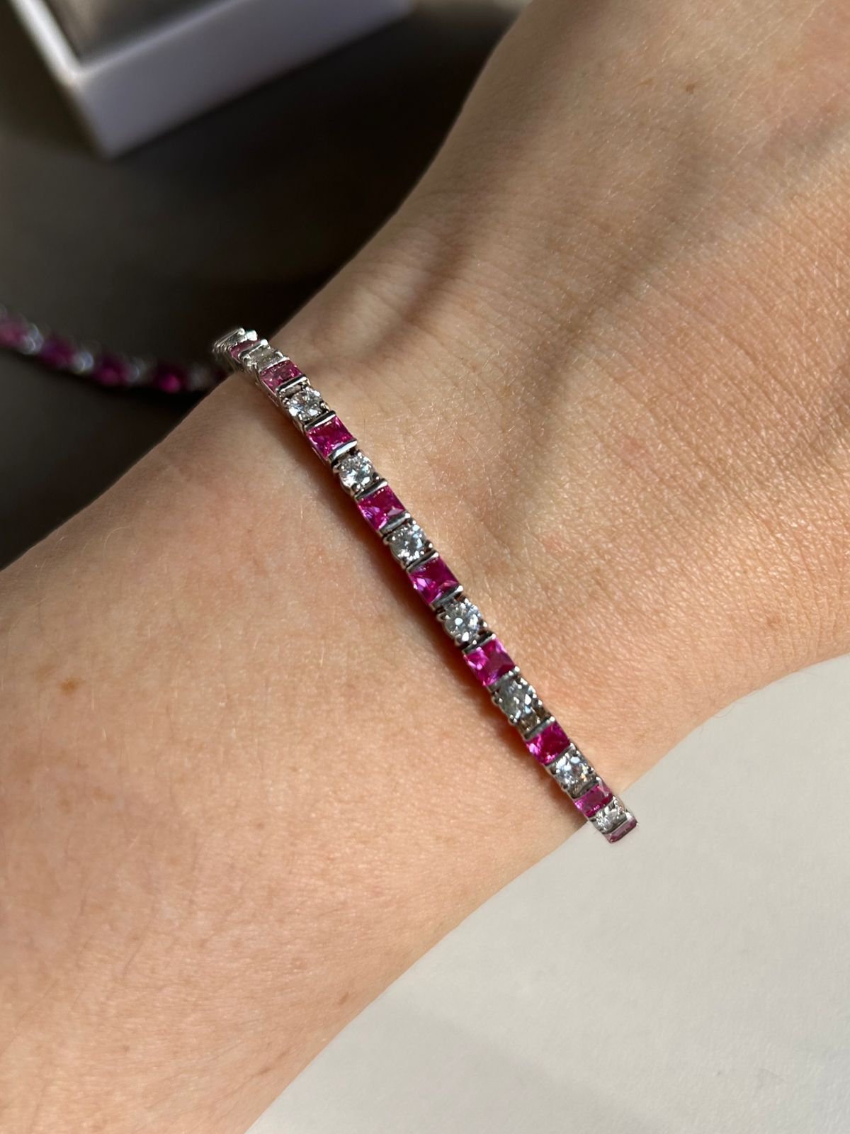 Pulseira Quadrada Safira Rosa Ródio Branco