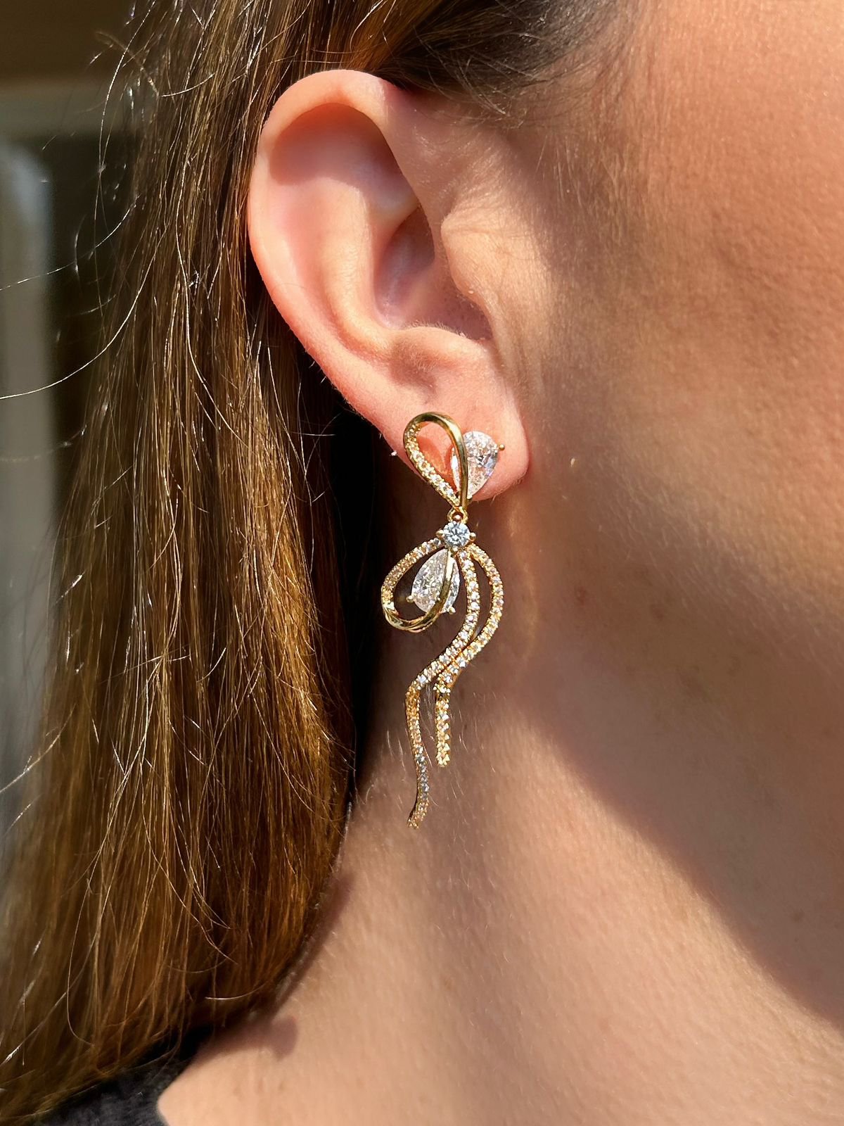 Brinco Laço Cravejado Ouro