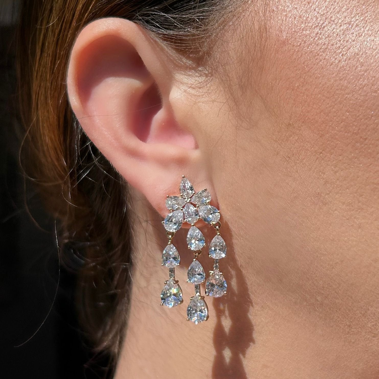 Brinco Cascata Zirconias Dourado