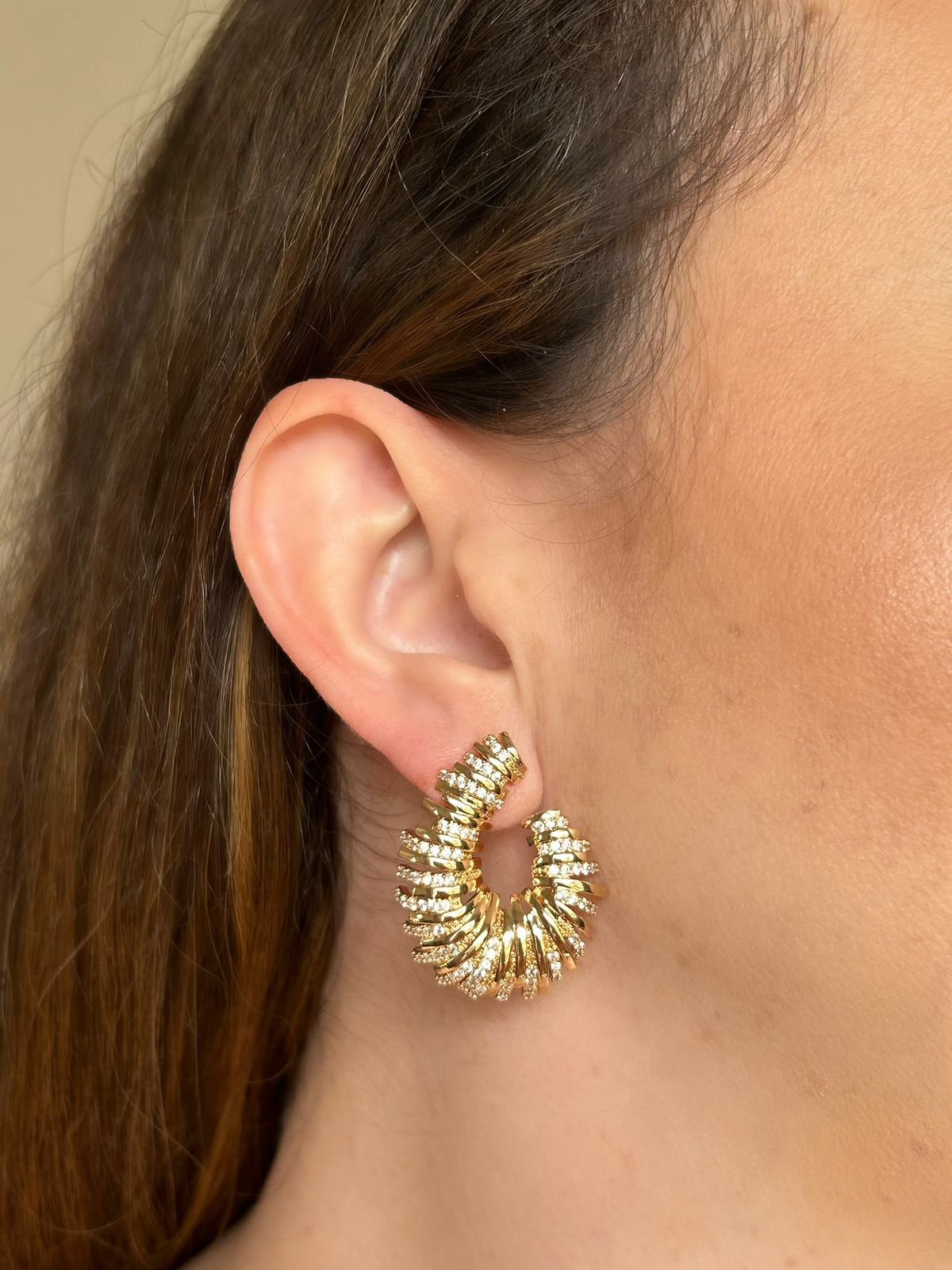 Brinco Argola Frontal Linhas Banho de Ouro