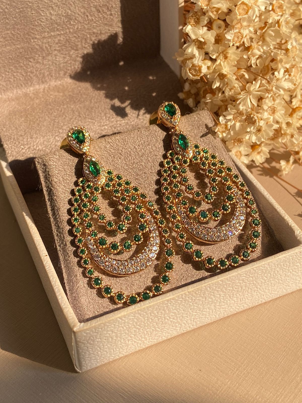 Brinco Luxo Pavão Verde Esmeralda Banho de Ouro