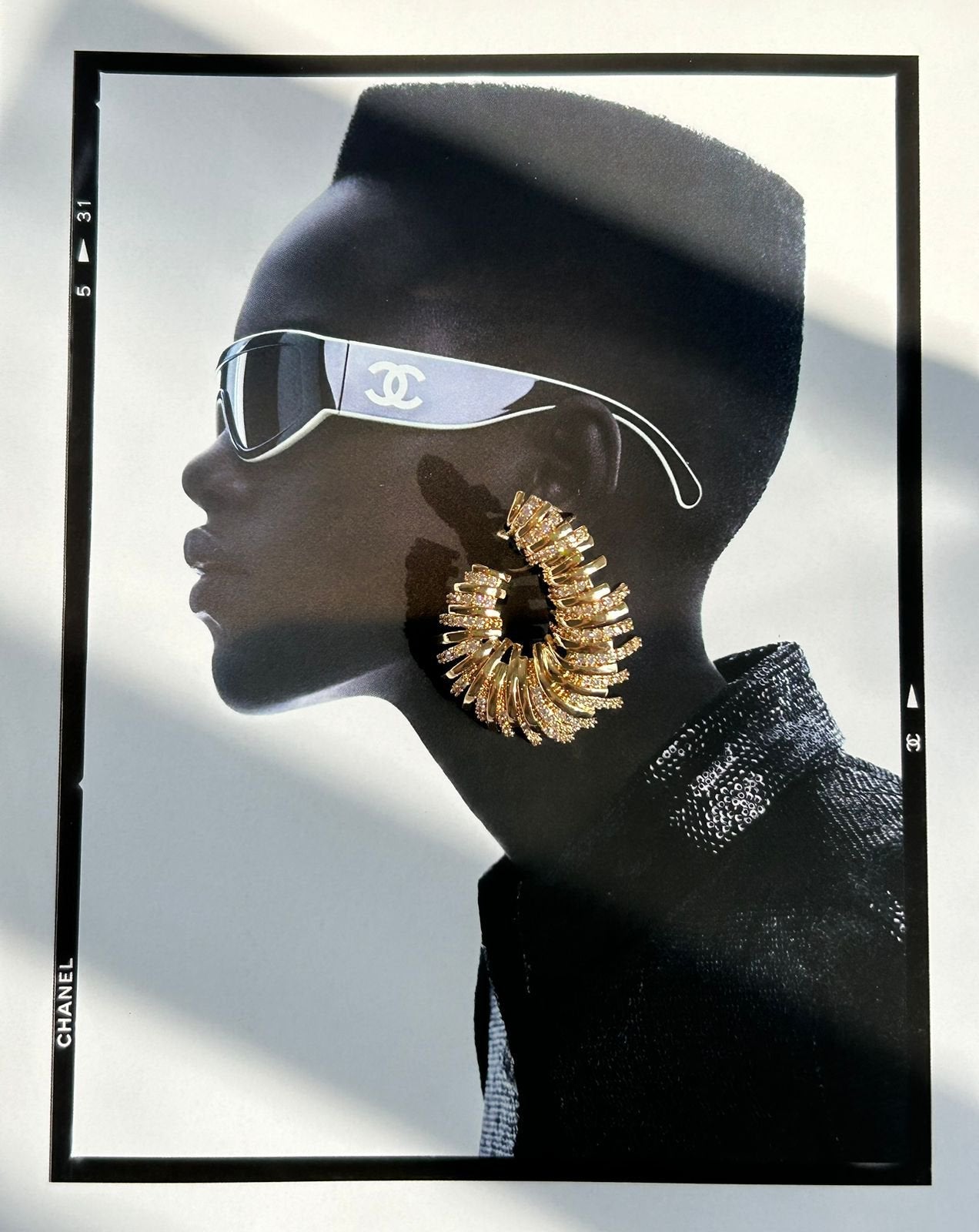 Brinco Argola Frontal Linhas Banho de Ouro