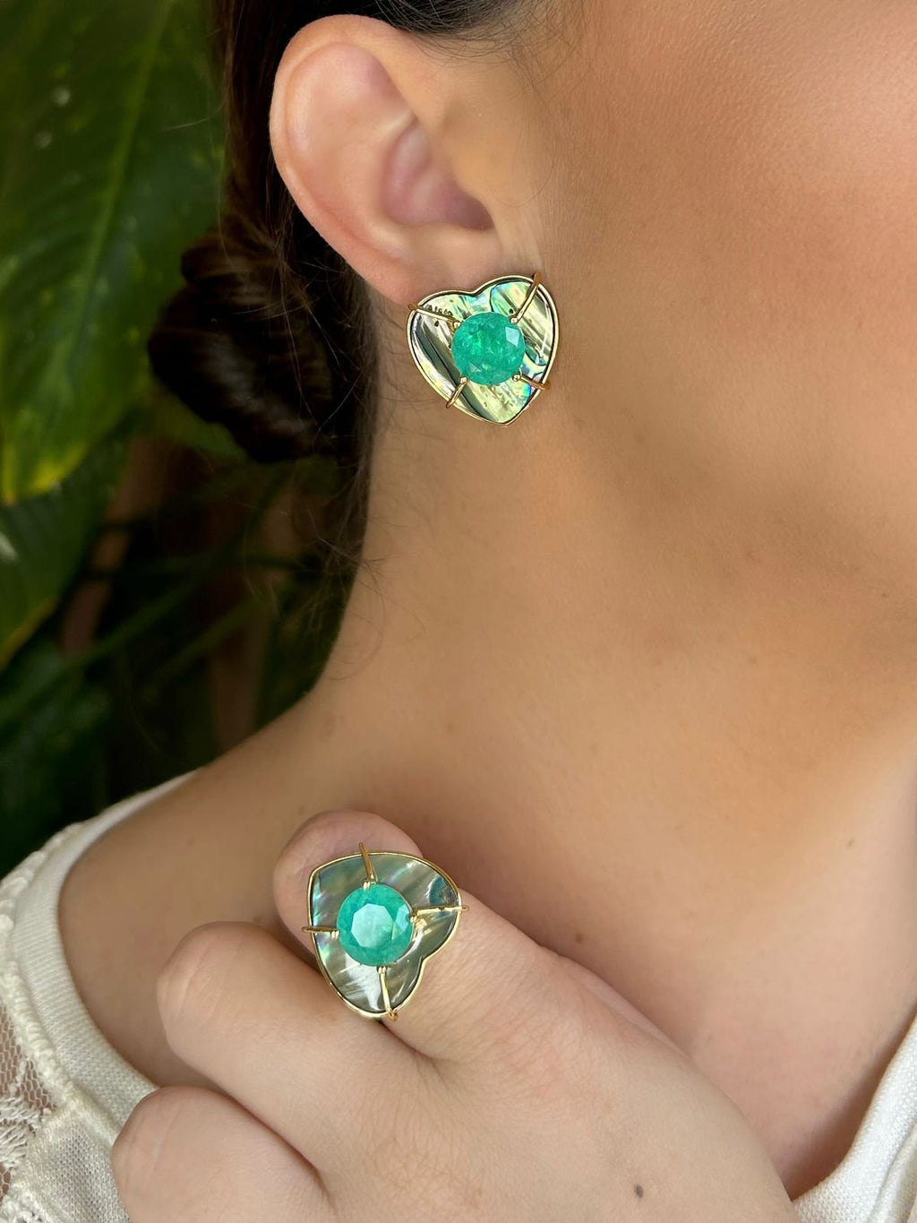 Conjunto Luxo Brinco e Anel em Pedra Abalone Formato Coração