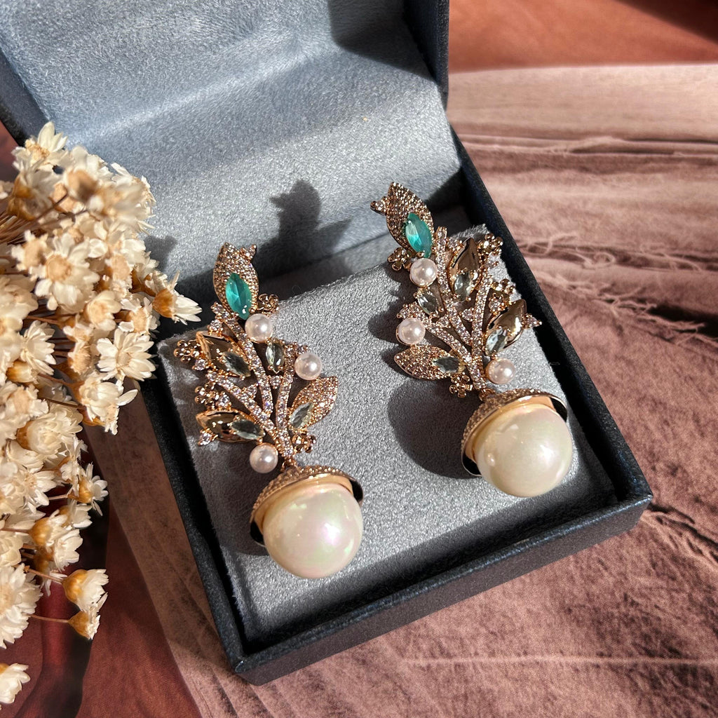 Brinco Pêndulo Folhas Detalhes Turmalina e Pérola