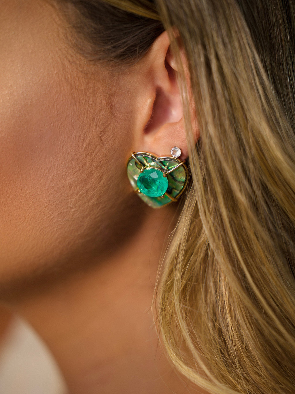 Conjunto Luxo Brinco e Anel em Pedra Abalone Formato Coração