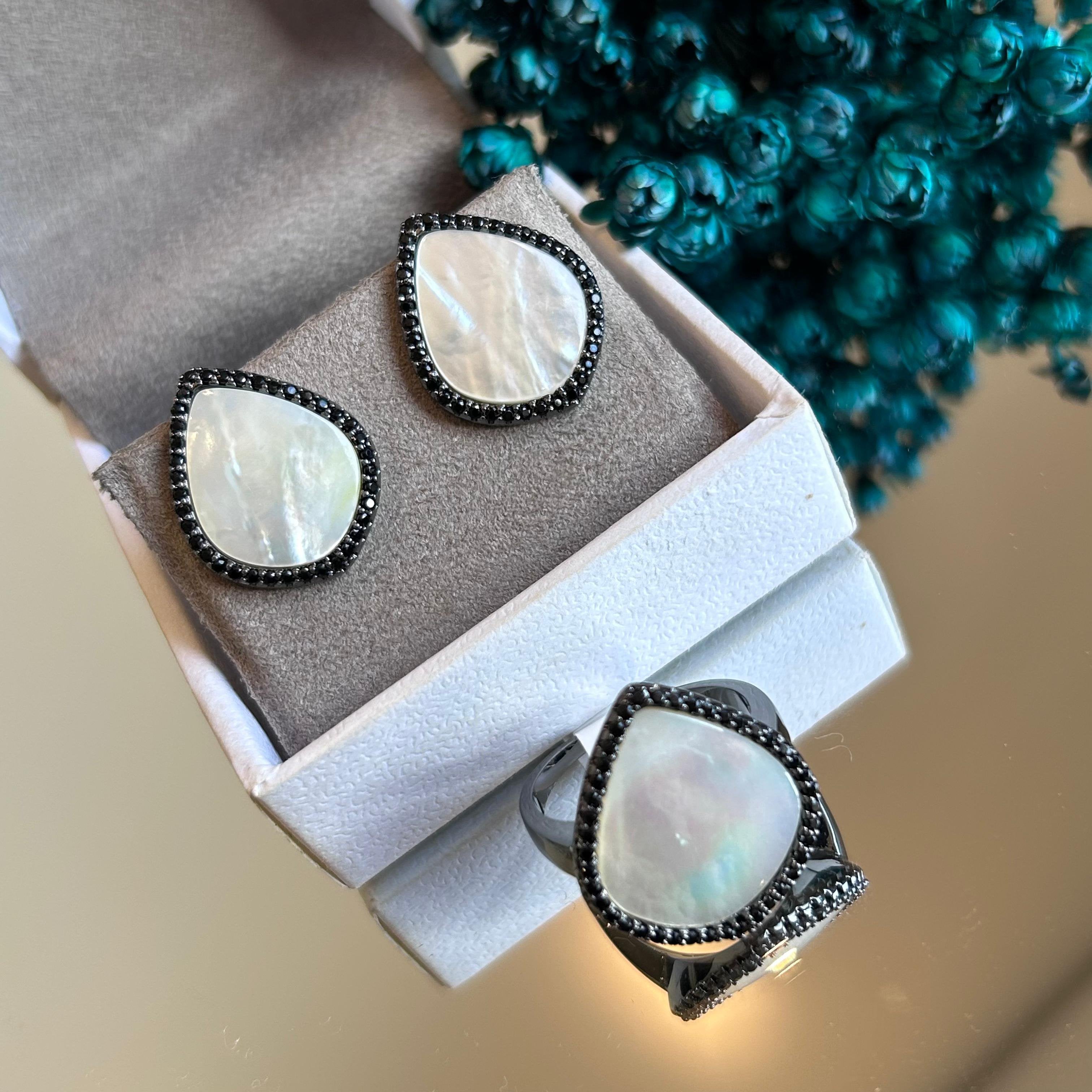 Conjunto Brinco e Anel Madre Pérola Ródio Negro