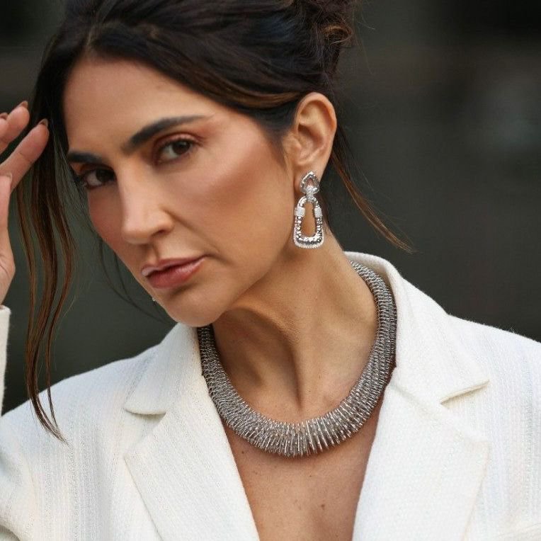 Brinco Luxo Martelado Prateado