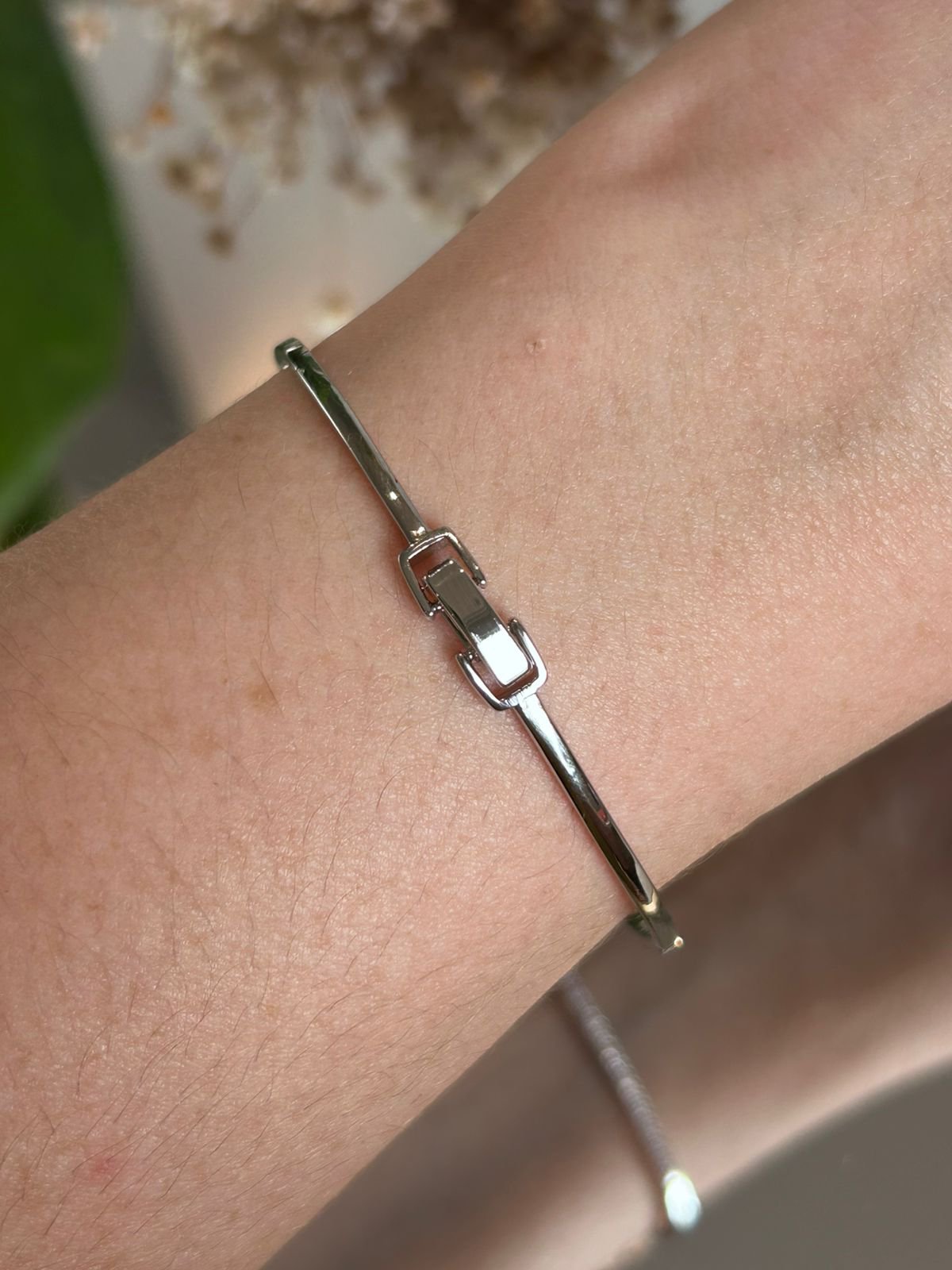 Bracele Cravação Uma Linha Kunzita Prateado