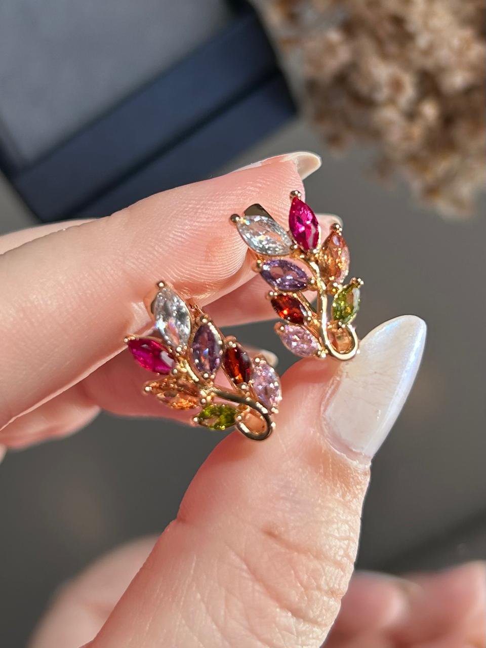 Brinco Argola Navetes Coloridas Dourado