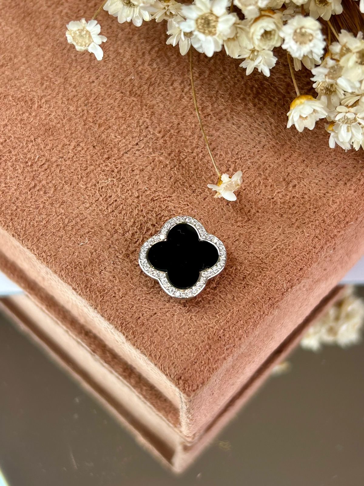 Pingente Charm Trevo Preto Para Pulseira e Riviera