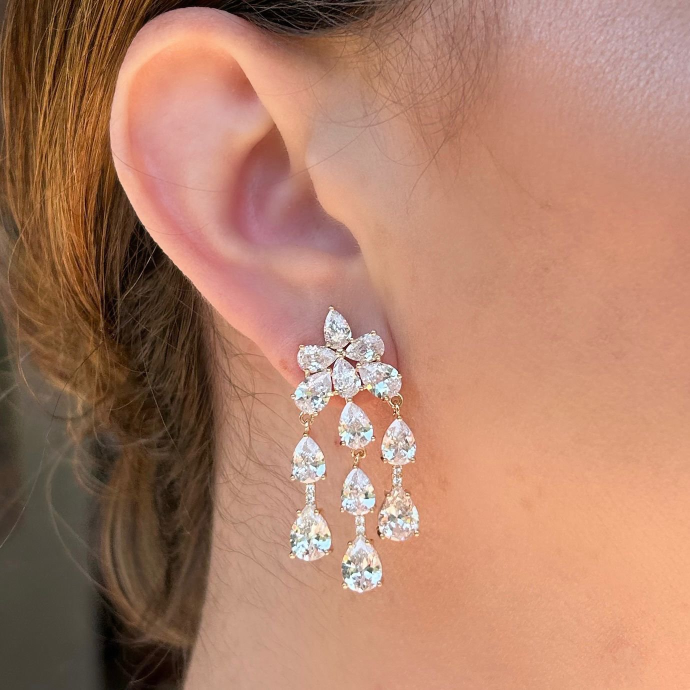 Brinco Cascata Zirconias Dourado