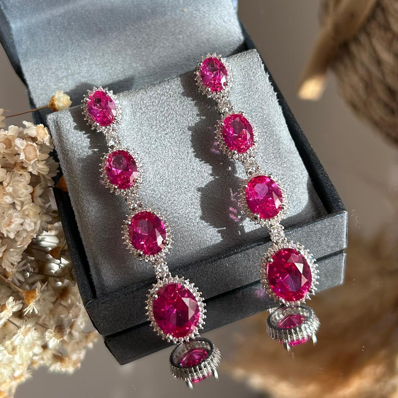 Brinco Luxo Pedras Ovais Safira Rosa