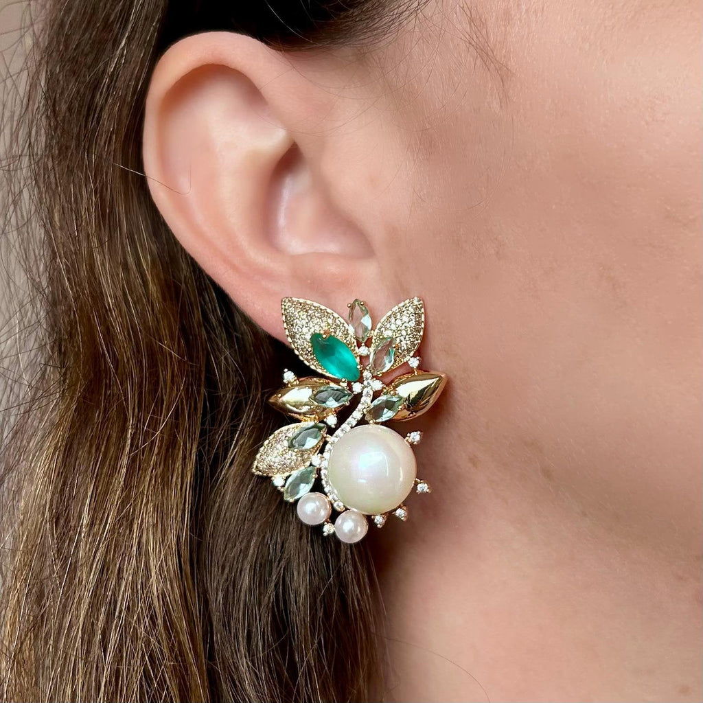 Brinco Folhas Detalhes Turmalina e Pérolas