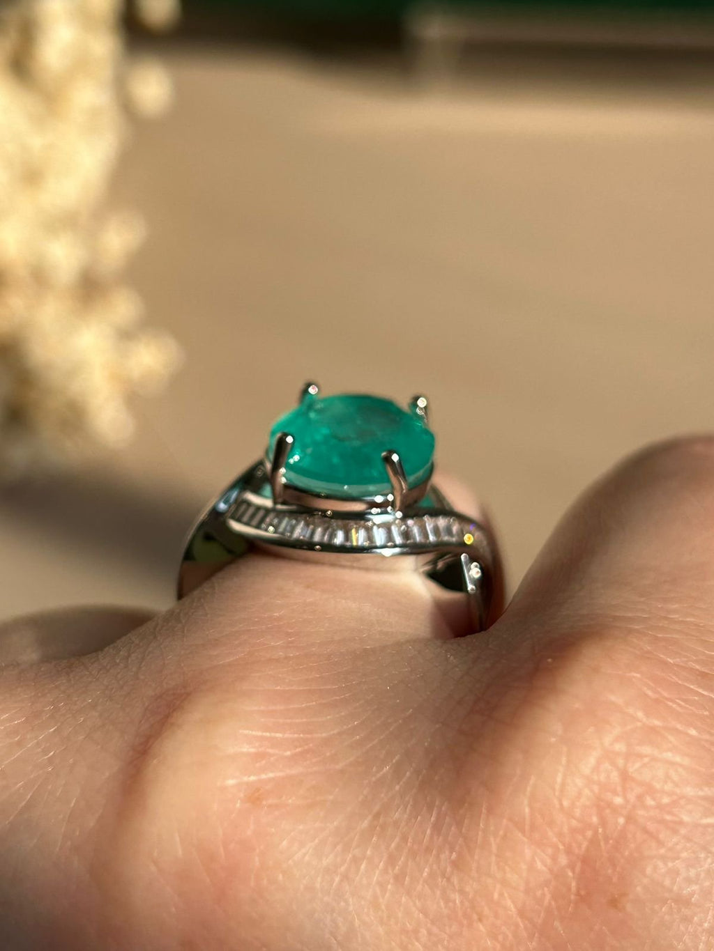 Anel Turmalina e Zircônias Ródio Branco