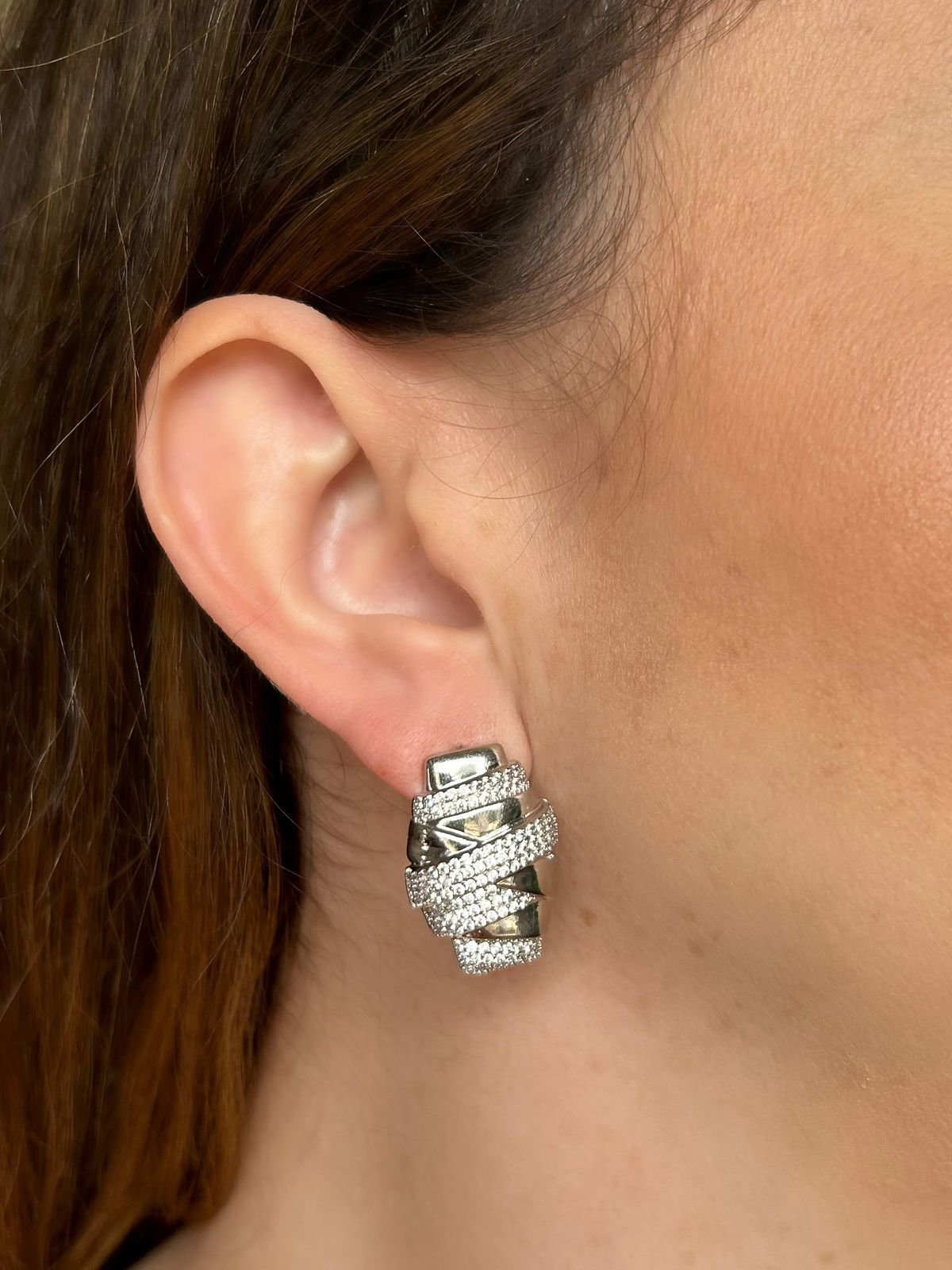 Brinco Croissant Banho de Ródio Branco