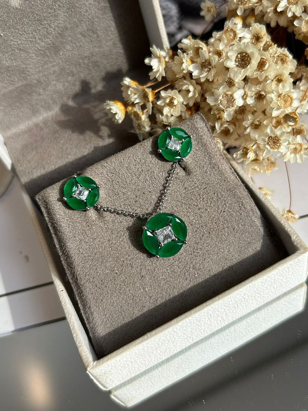 Conjunto Brinco e Colar Verde Esmeralda Banho Ródio Branco