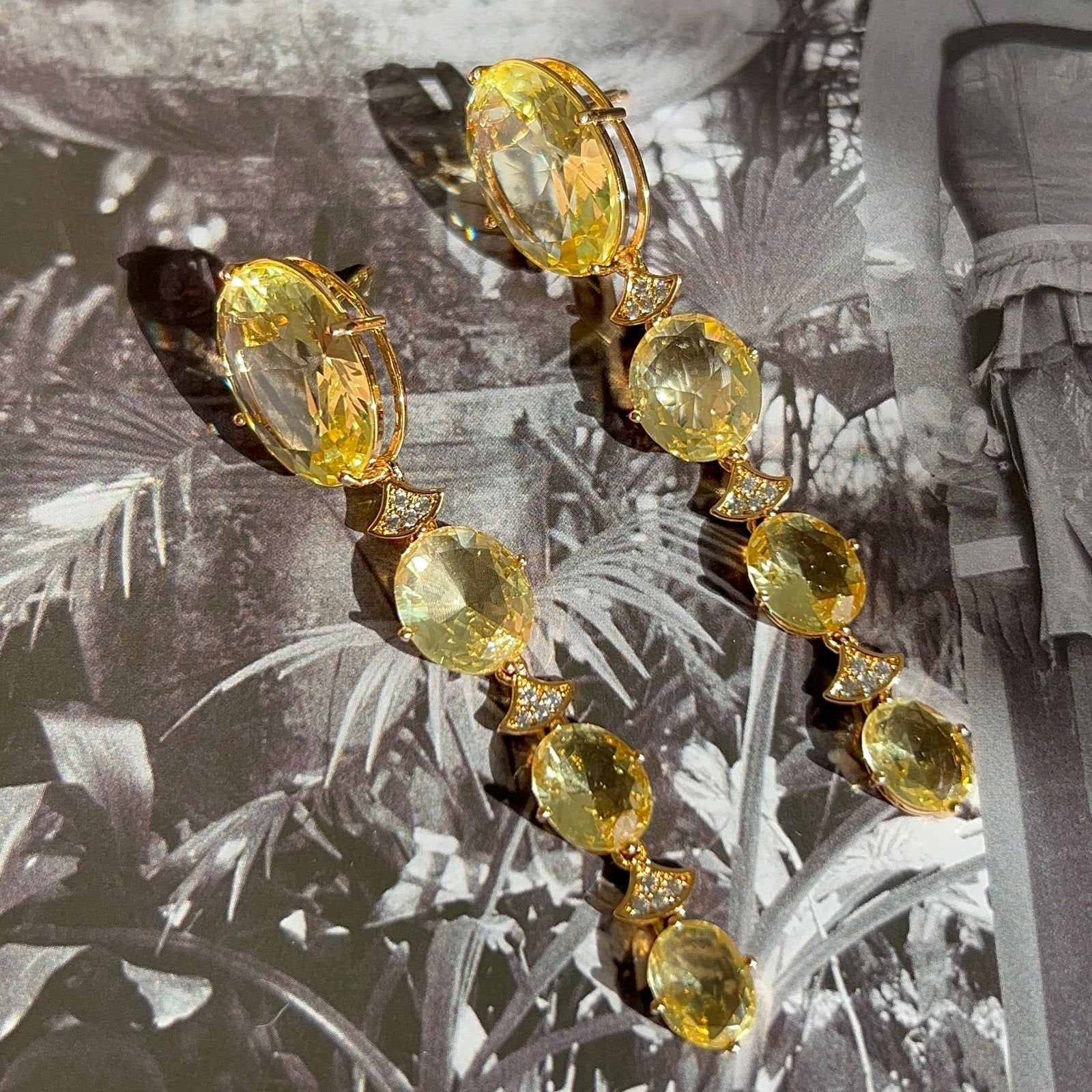 Brinco Luxo Fancy Yellow Dourado