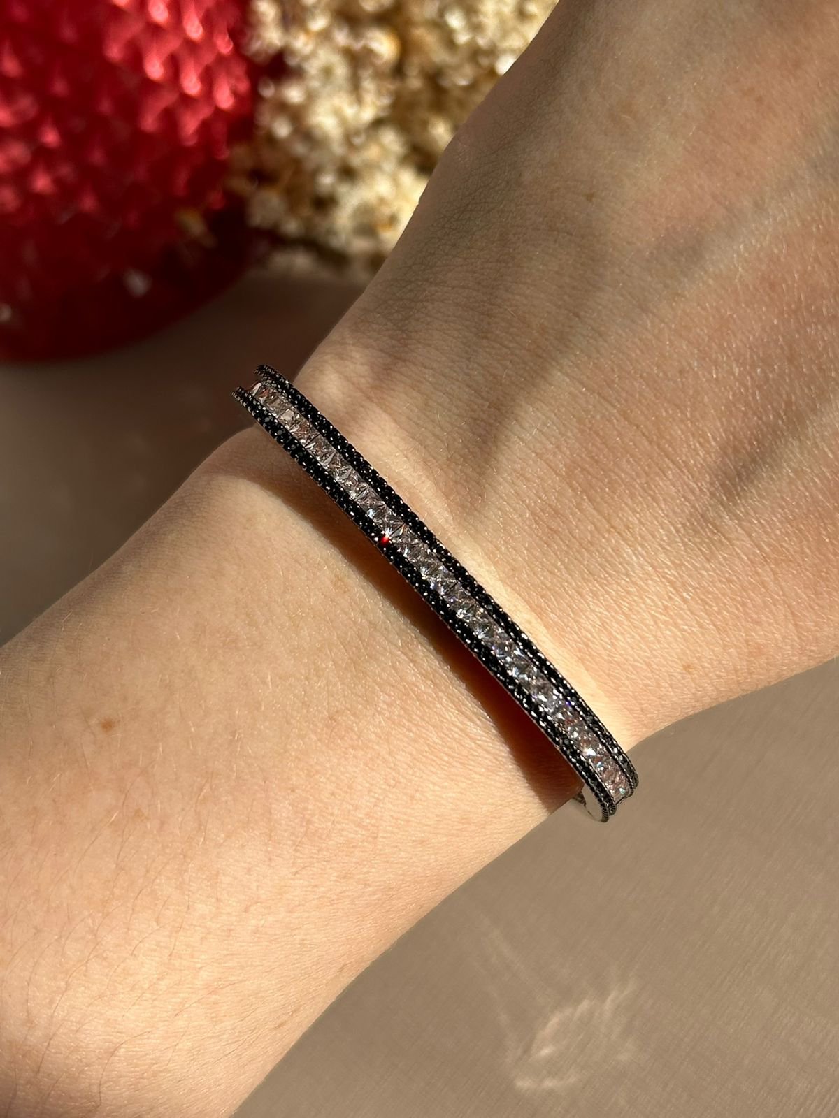 Bracelete Ródio Branco Zircônia Negra Fecho Clic