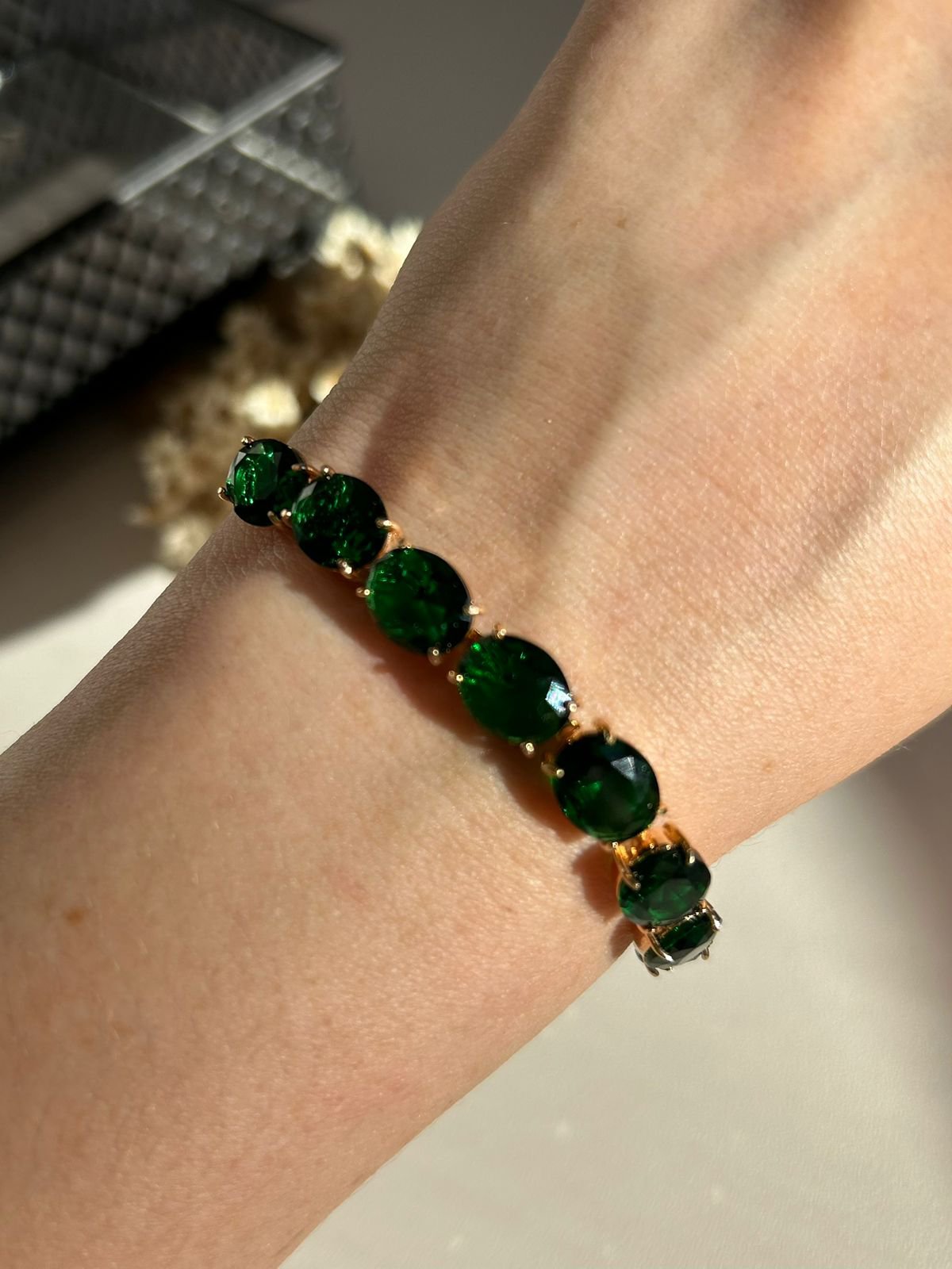 Pulseira Rivieira Pedras Ovais Verde Esmeralda Em Ouro