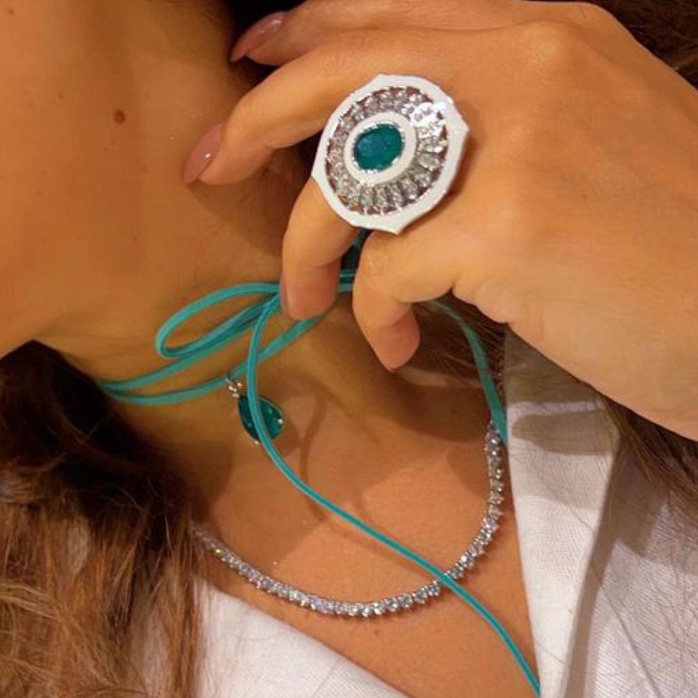 Colar Courinho Turquesa com Pedra Verde Esmeralda