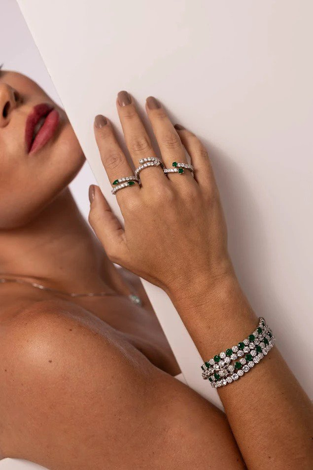Anel Riviera Gota Esmeralda Ajustável Prateado