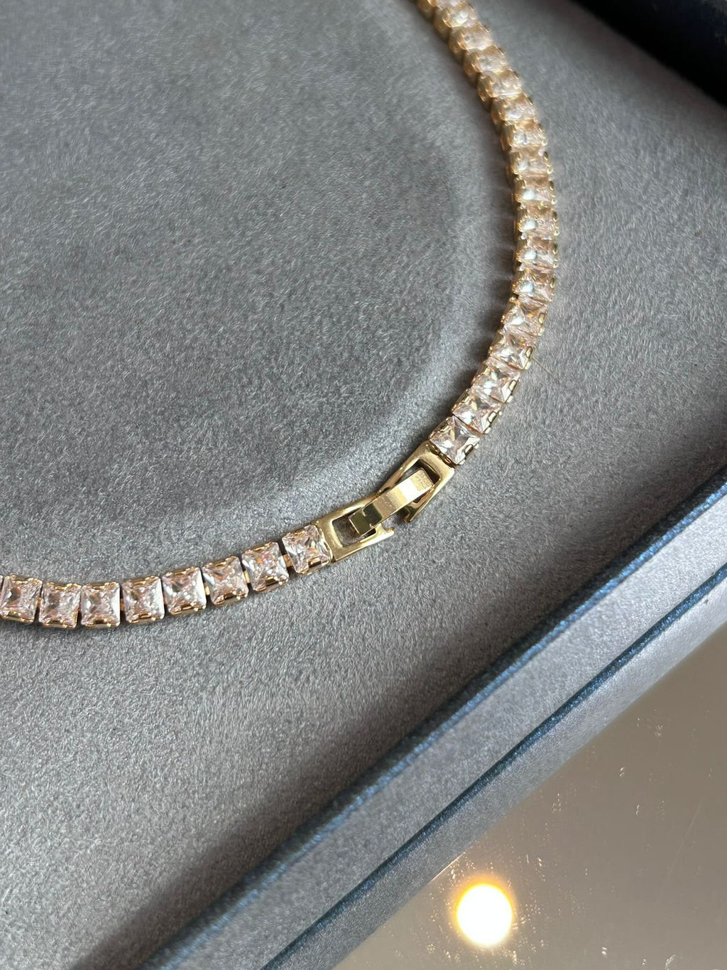 Colar Riviera Zirconia Quadrada Com Pérola Dourado