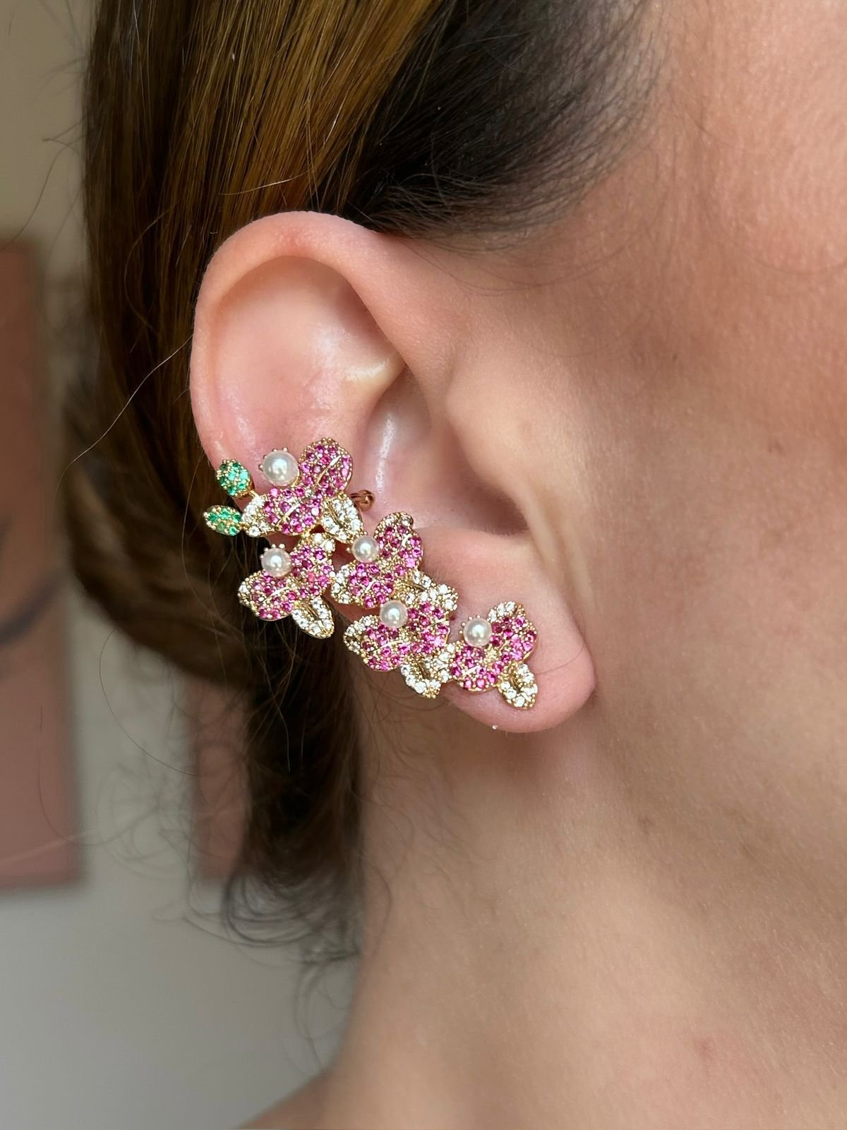 Conjunto Brinco EarCuff e Anel Mini Orquídeas Safira Rosa e Pérolas