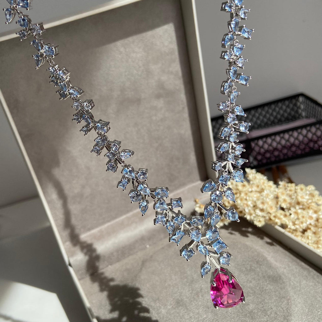 Colar Luxo Gota Safira Rosa com Detalhes Tanzanita