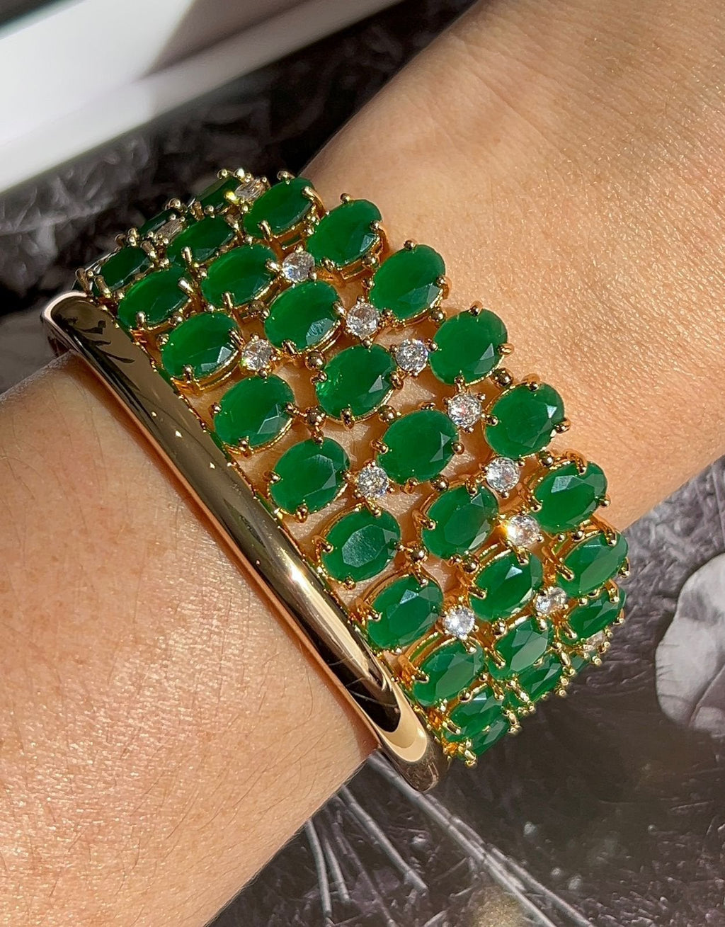 Bracelete Maxi Pedras Ovais Verde Esmeralda