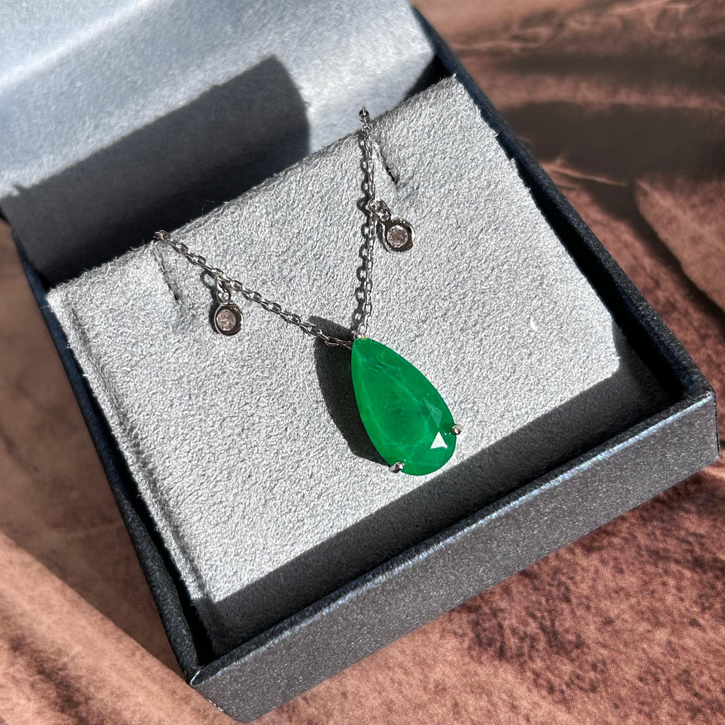 Colar Gota Verde Esmeralda e Zirconia Rodio Branco
