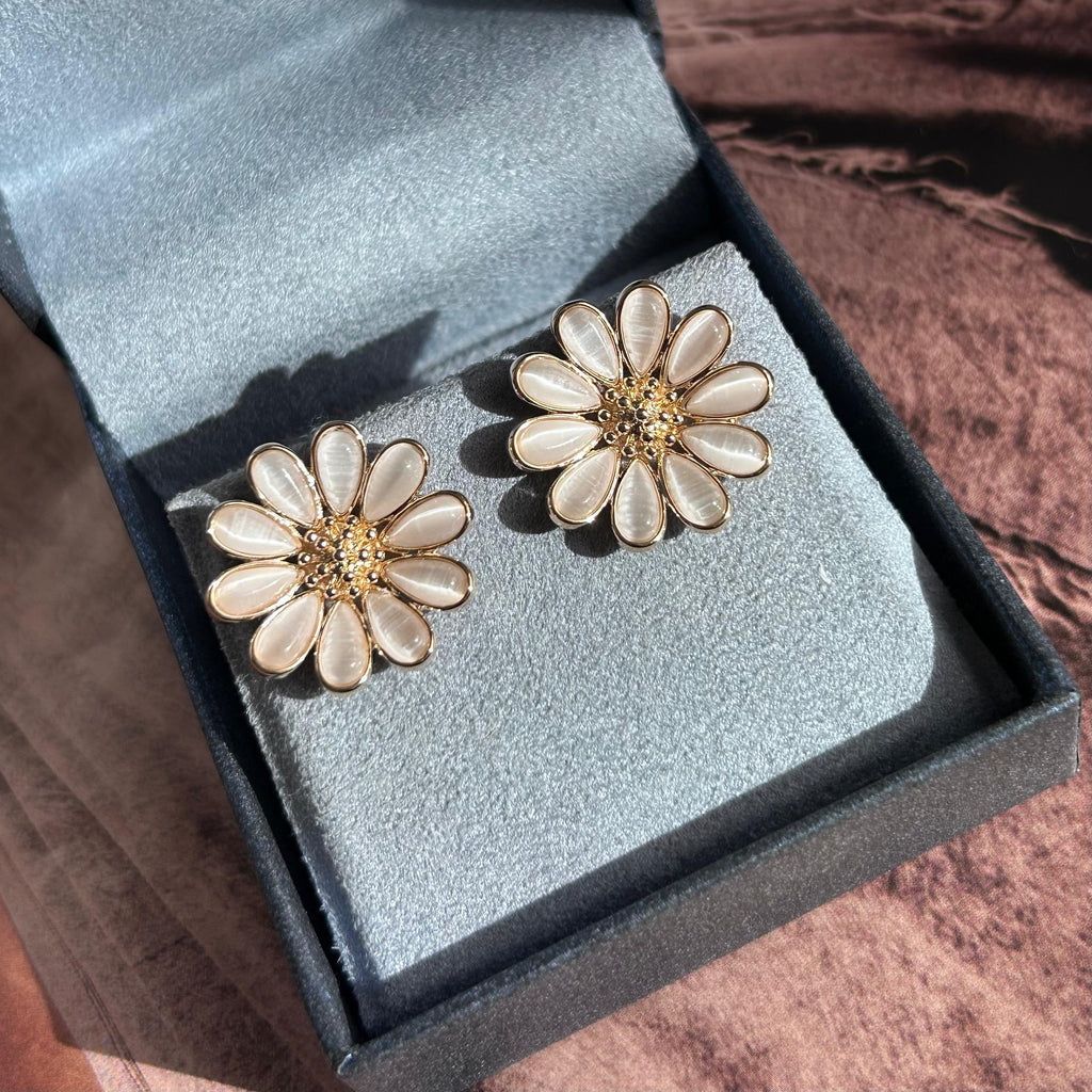 Brinco Margarida Pedra Olho de Gato