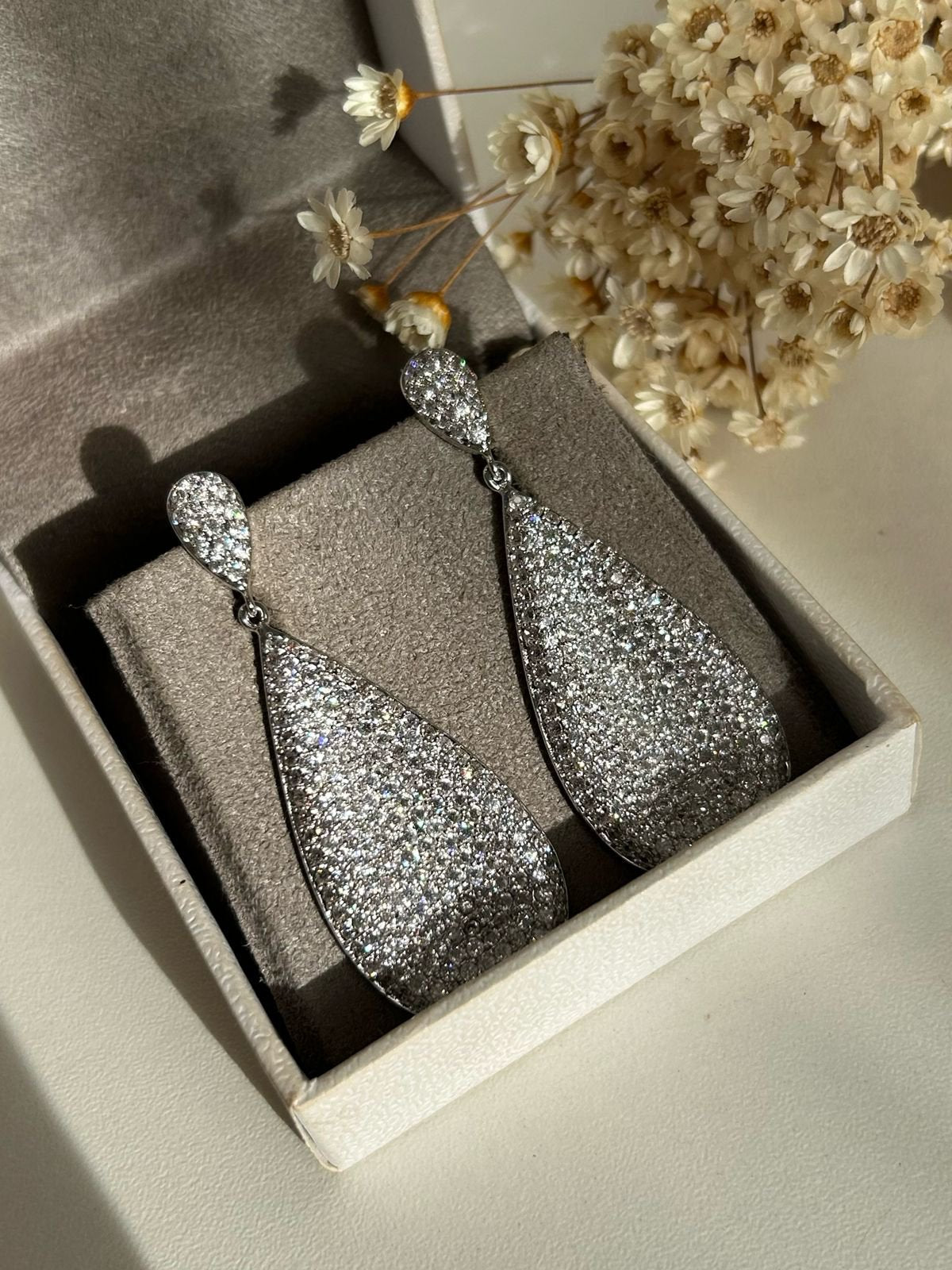 Brinco Rodio Branco Cravejado Micro Zirconias