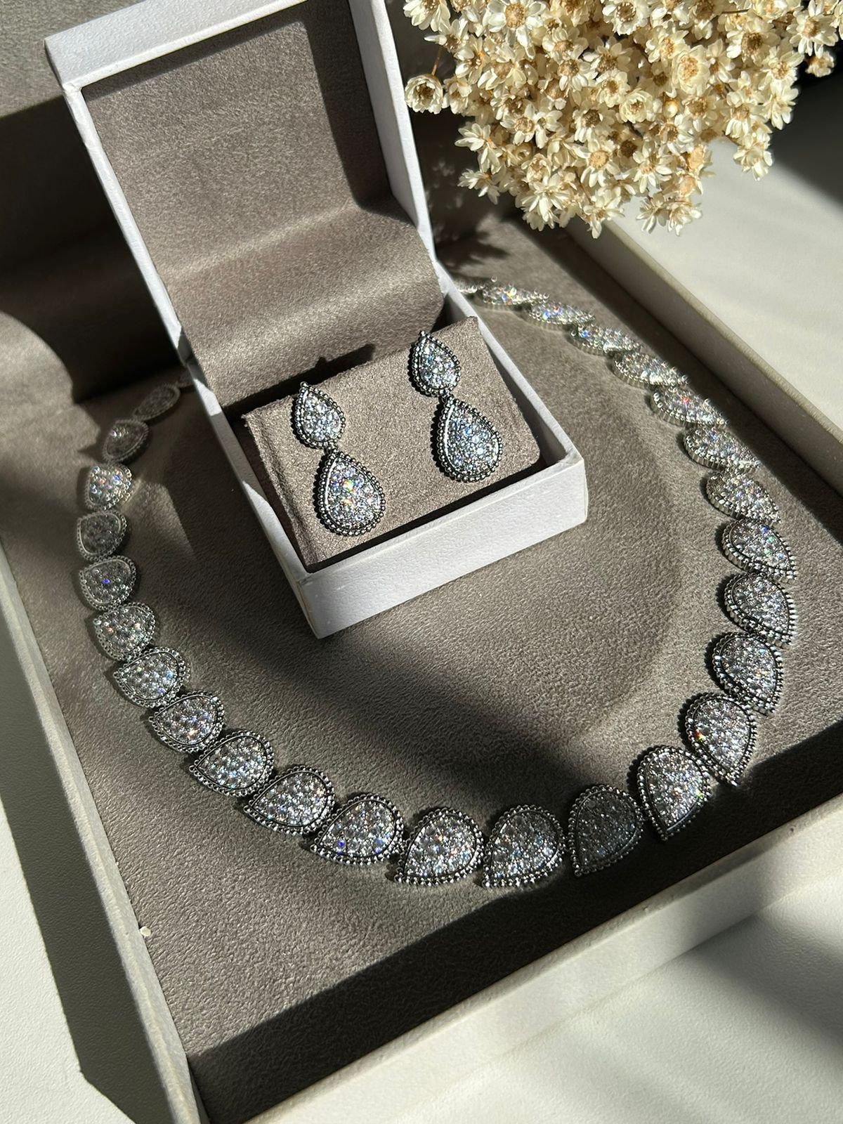 Conjunto 4 Peças Luxo Brinco Colar Pulseira E Anel