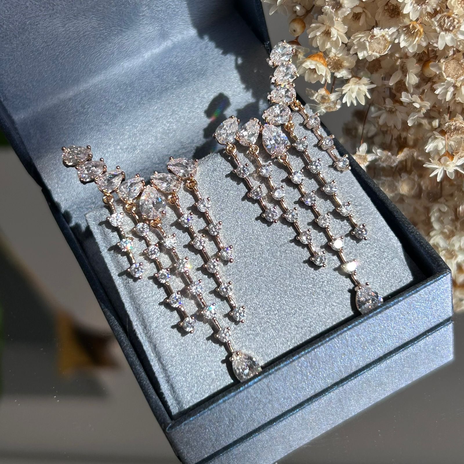 Brinco Earcuff Franjas Zircônia Dourado