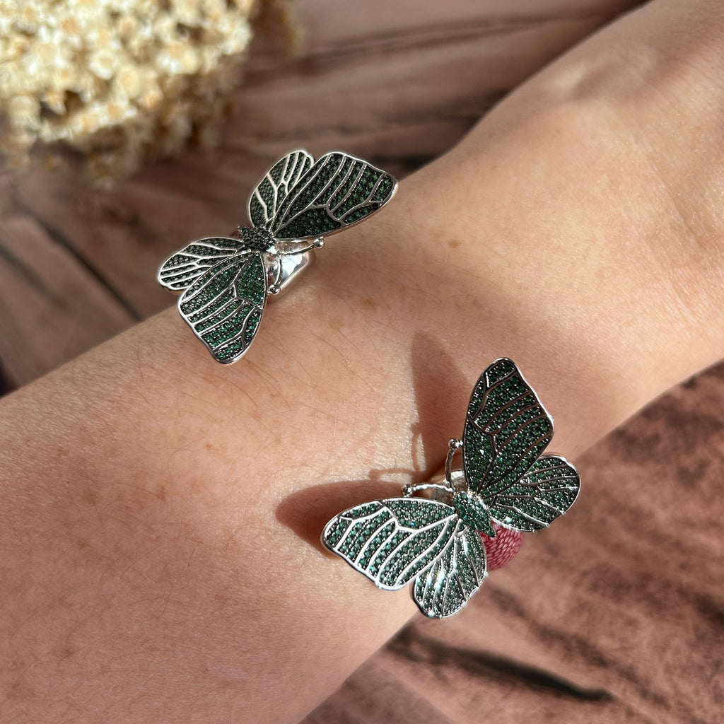 Bracelete Galuchat Marsala e Borboleta Verde