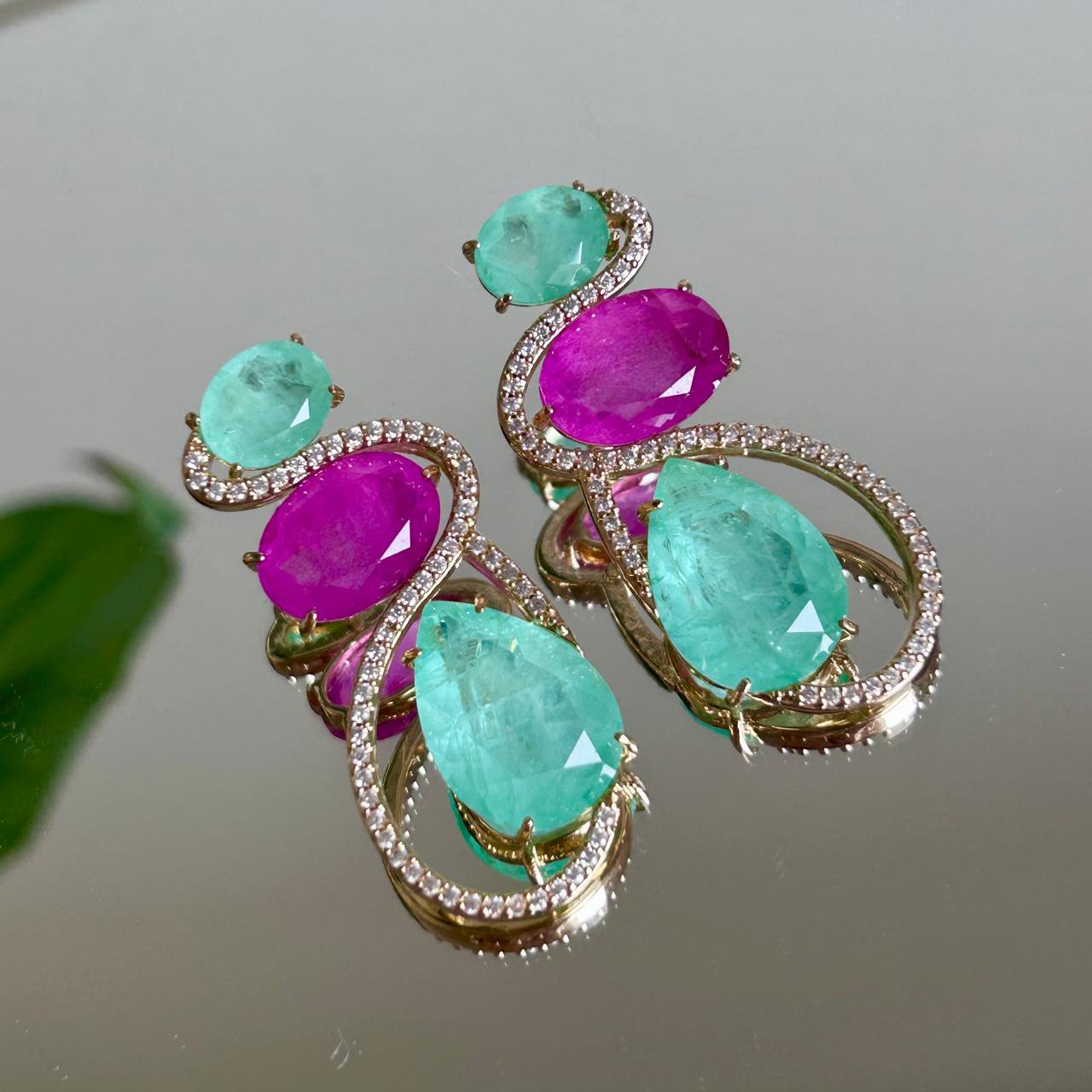 Brinco Gota Fusion Turmalina Verde/Greenery e Pink Dourado