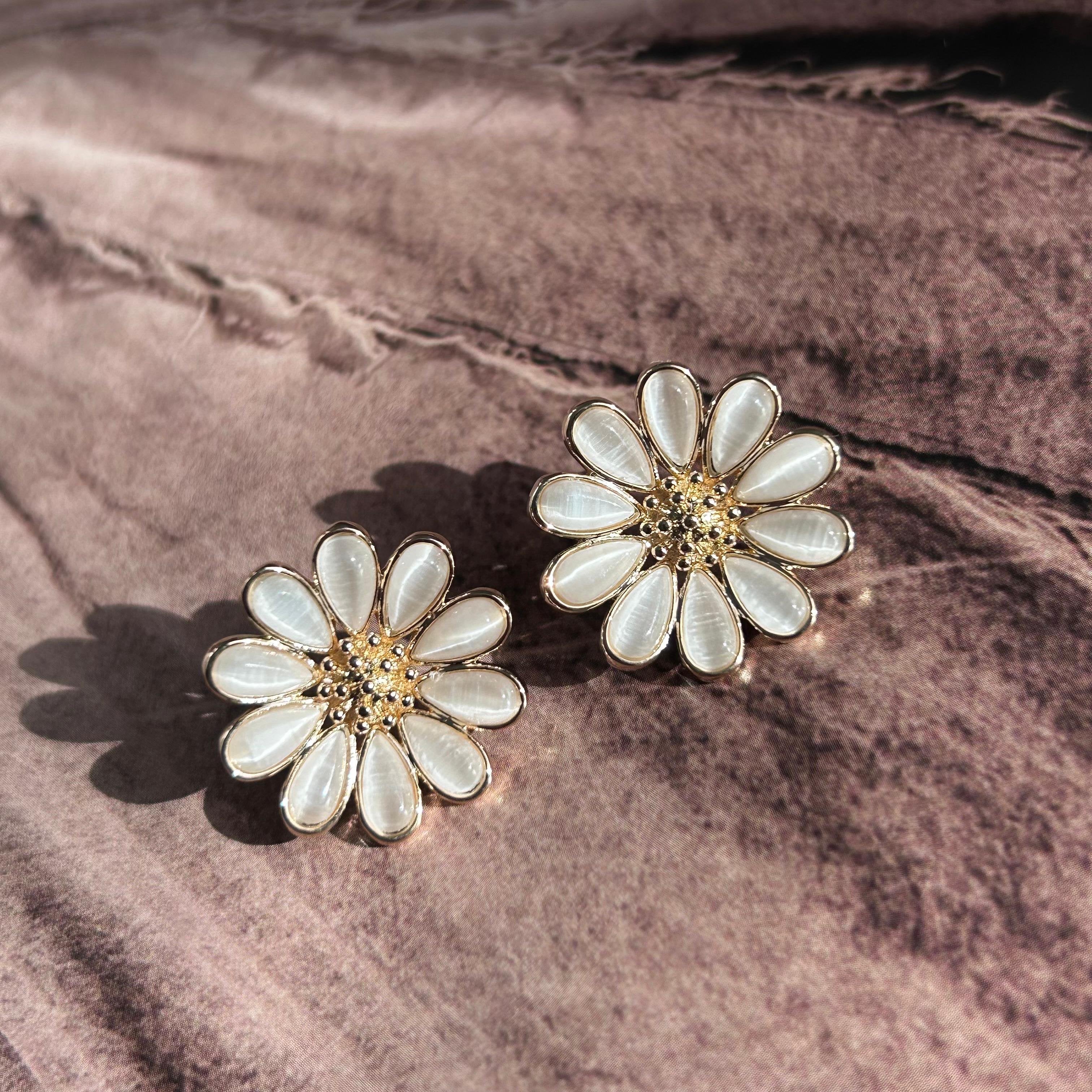 Brinco Margarida Pedra Olho de Gato