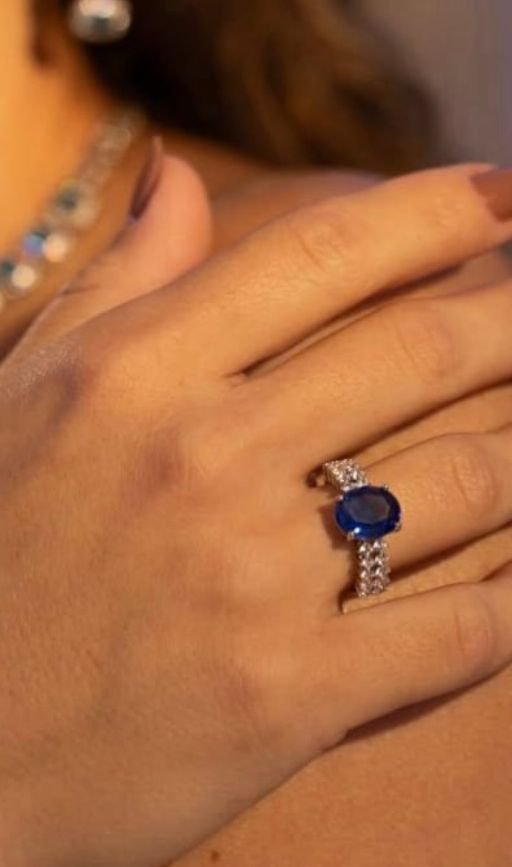 Anel Redondo Safira Azul Prateado