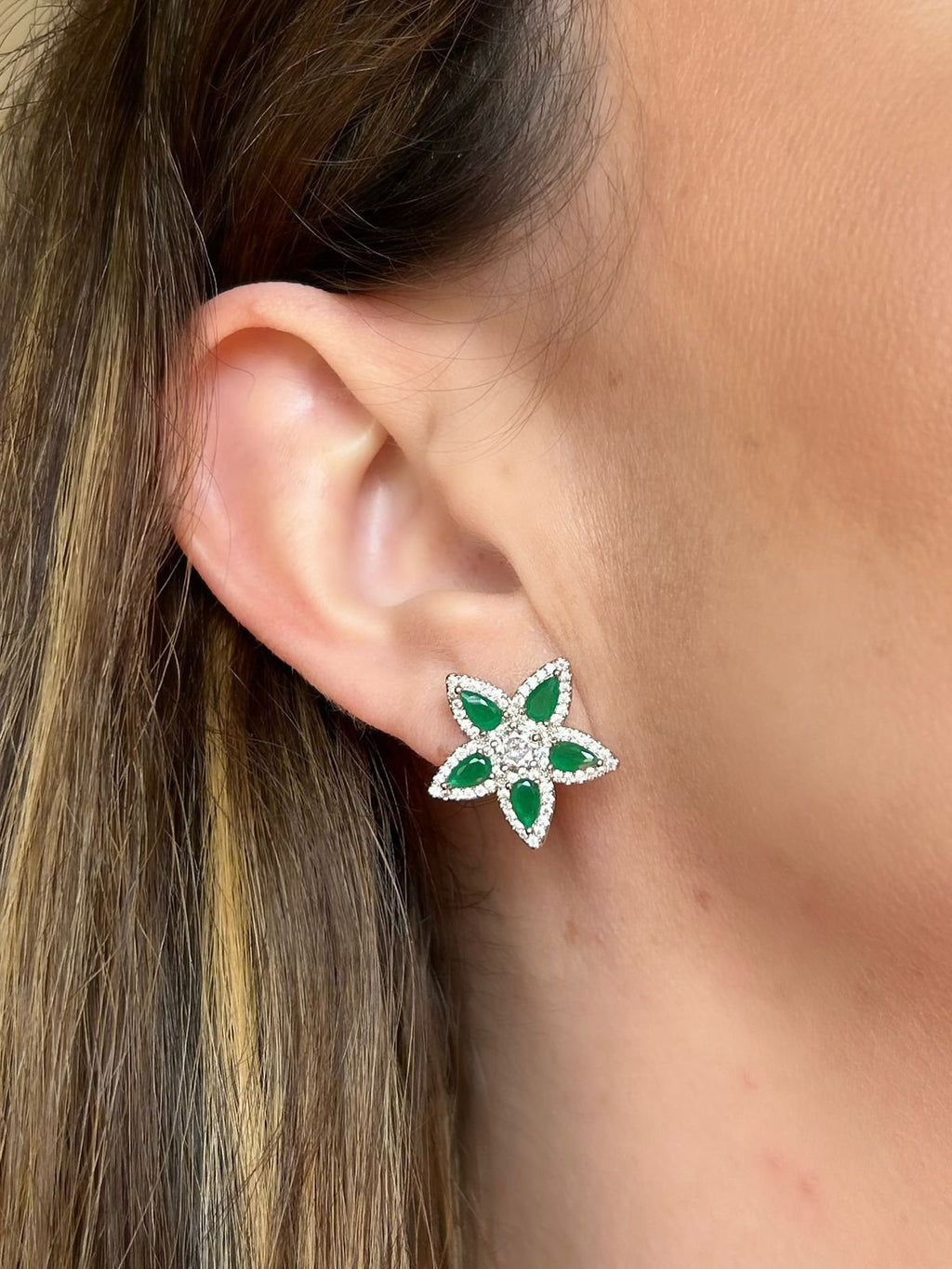 Brinco Flor Verde Esmeralda