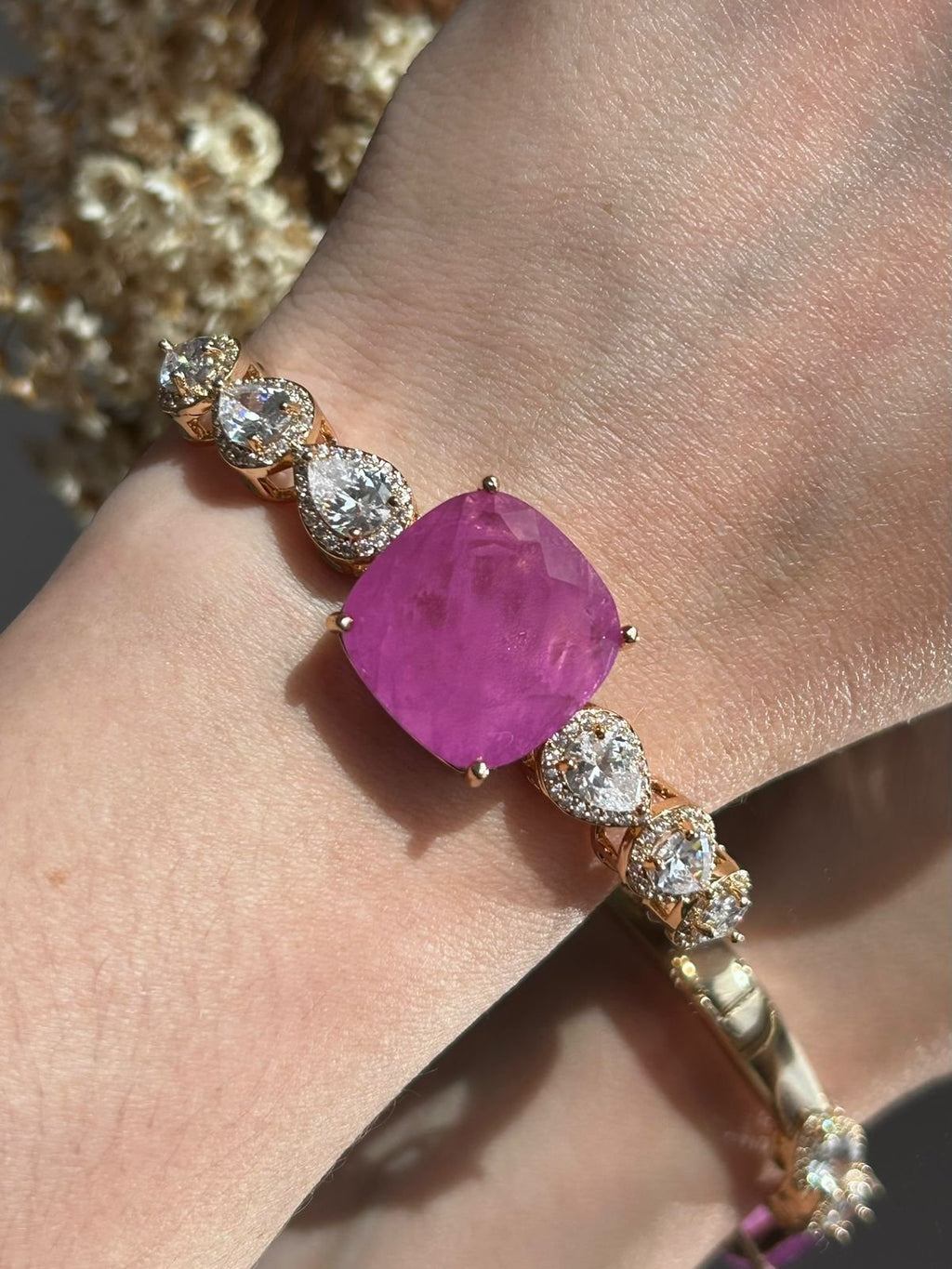 Bracelete Luxo Pedra Fúcsia e Zircônias